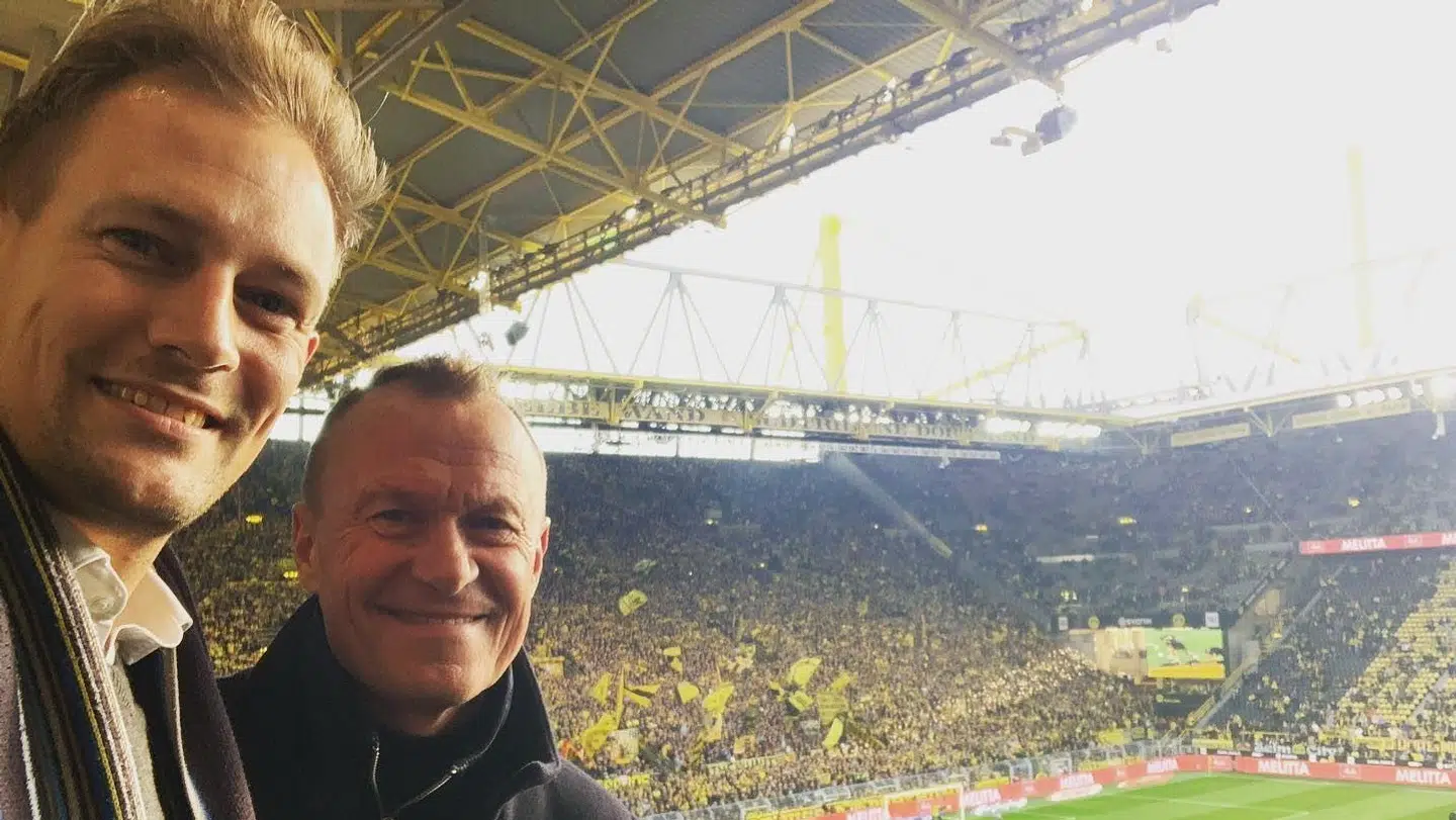 Daniel Ortved (tv.) og Per Frimann i Dortmund. Onsdag fik Ortved dødstrusler.