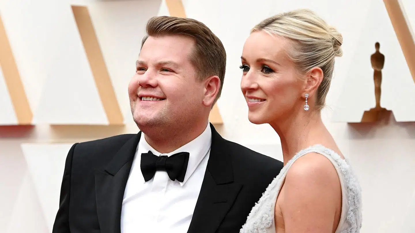 James Corden med sin kone, Julia Carey.