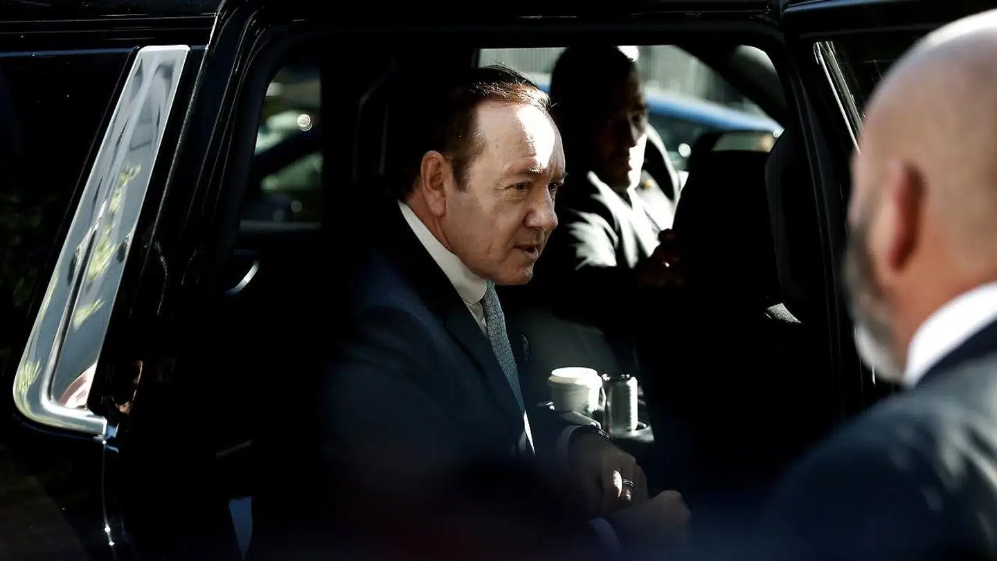 Kevin Spacey mødte torsdag 6. oktober op i retten i New York til det civile søgsmål, hvor Anthony Rapp anklager ham for at have begået overgreb på ham, da han var en bare 14 år gammel dreng.