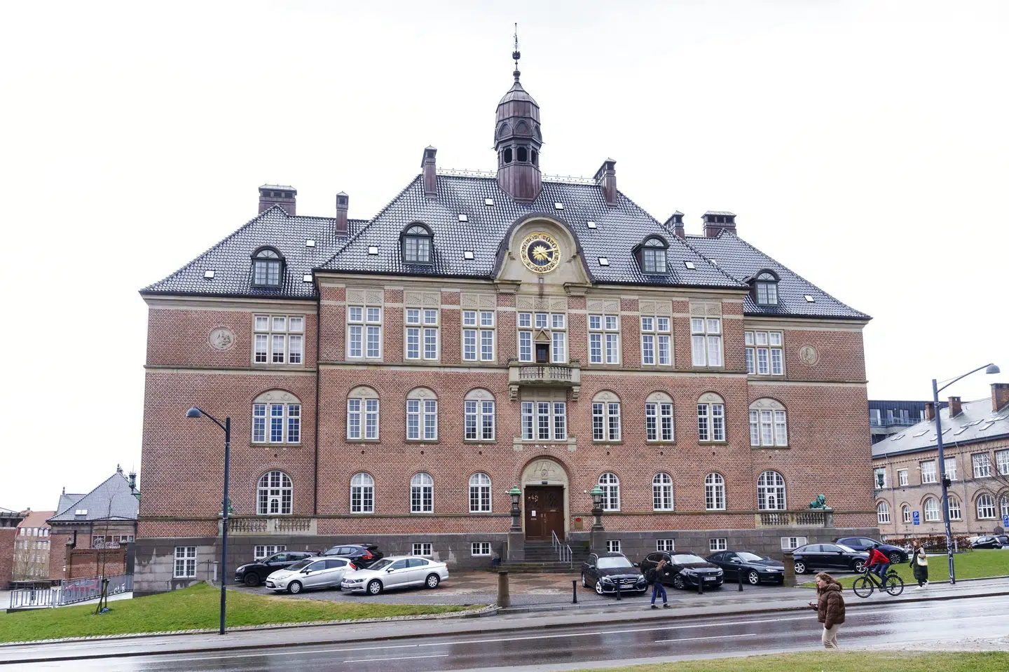 En 30-årig mand står ved Retten i Aarhus tiltalt for at have kontaktet omkring 480 børn på internettet på en lille uges tid. I 2020 fik han i forbindelse med en dom for krænkelser af syv piger forbud mod at kontakte børn på nettet. (Arkivfoto). Bo Amstrup / Ritzau Scanpix/Ritzau Scanpix