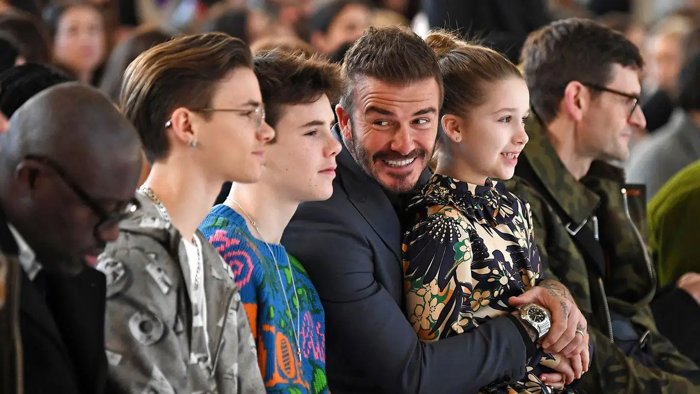 David Beckham er sammen med parrets børn næsten altid på tilskuerrækkerne ved Victorias modeshows.