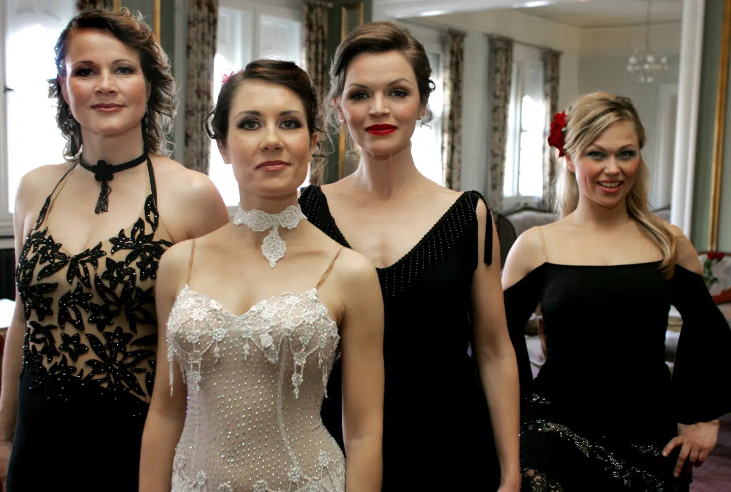 Sammen med partneren Tobias Karlsson var Sofie Stougaard den første, der nogensinde blev stemt ud af ’Vild med dans’. Parret deltod i første sæson af danseprogrammet i 2005. Her med Marianne Florman, Mia Lyhne og Stine Stengade, der også dansede i det første show på TV2. Foto Kristian Juul Pedersen