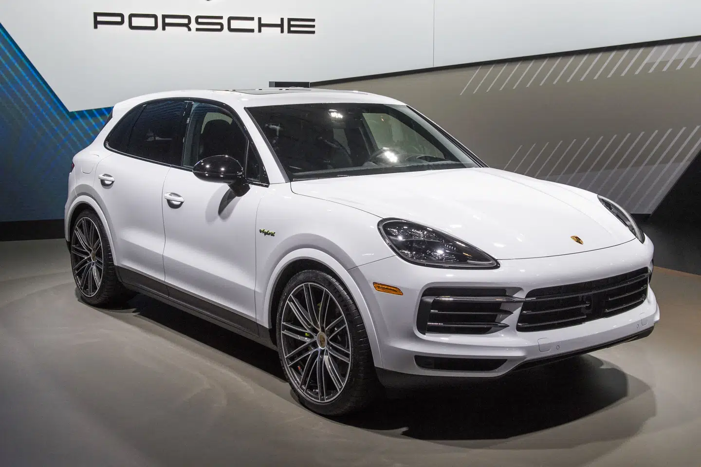 Det var blandt andet en Porsche Cayenne som denne, der blev udstyret med en ny og tilsyneladende lovlig identitet i en stor sag om kloning af biler. (Arkivfoto). Mark Ralston/Ritzau Scanpix