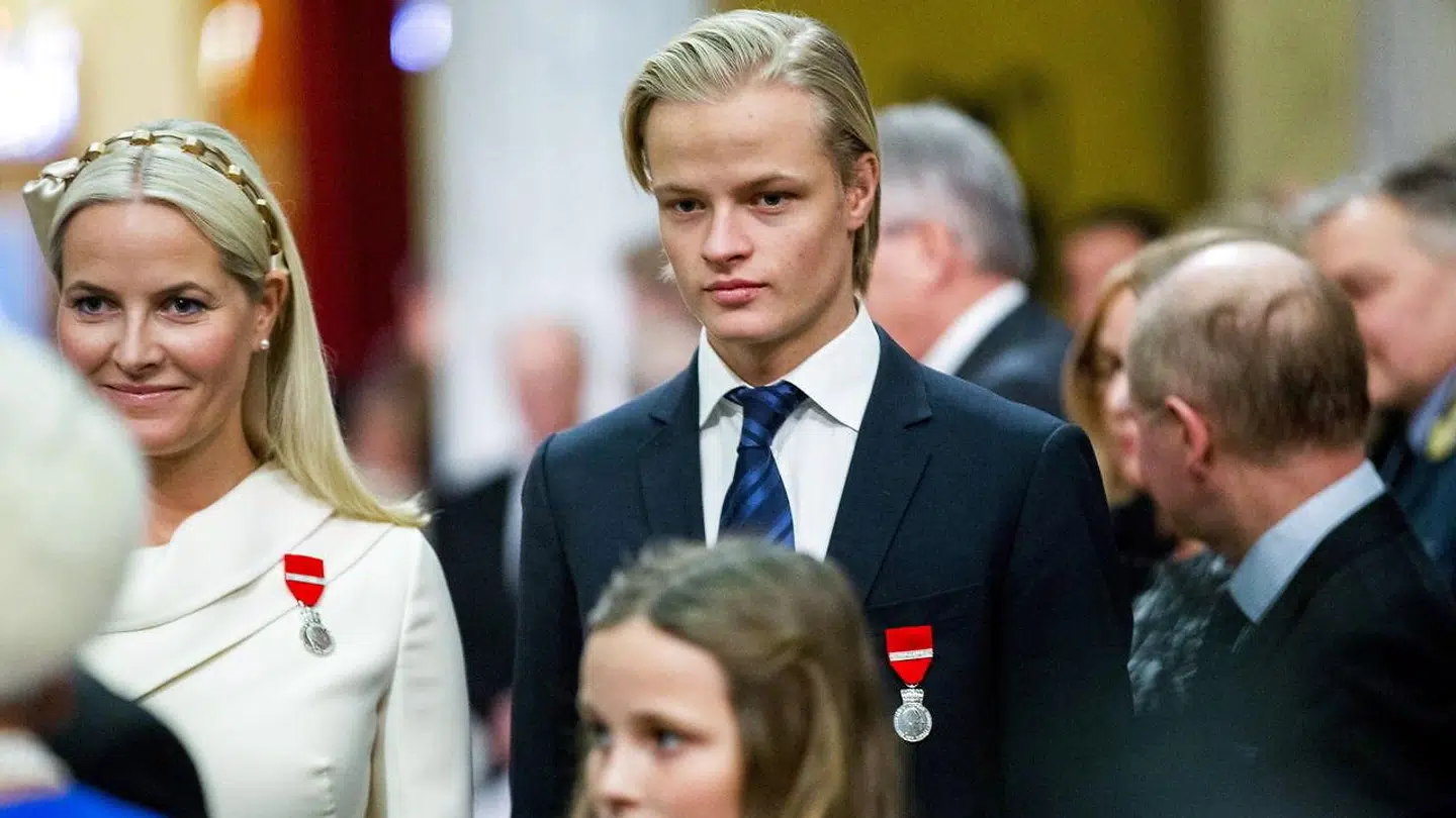 ARKIV. Den norske kronprinsesse Mette-Marit med sin ældste søn Marius Borg Højby til galla på Aula Universitet i Oslo i januar 2016.