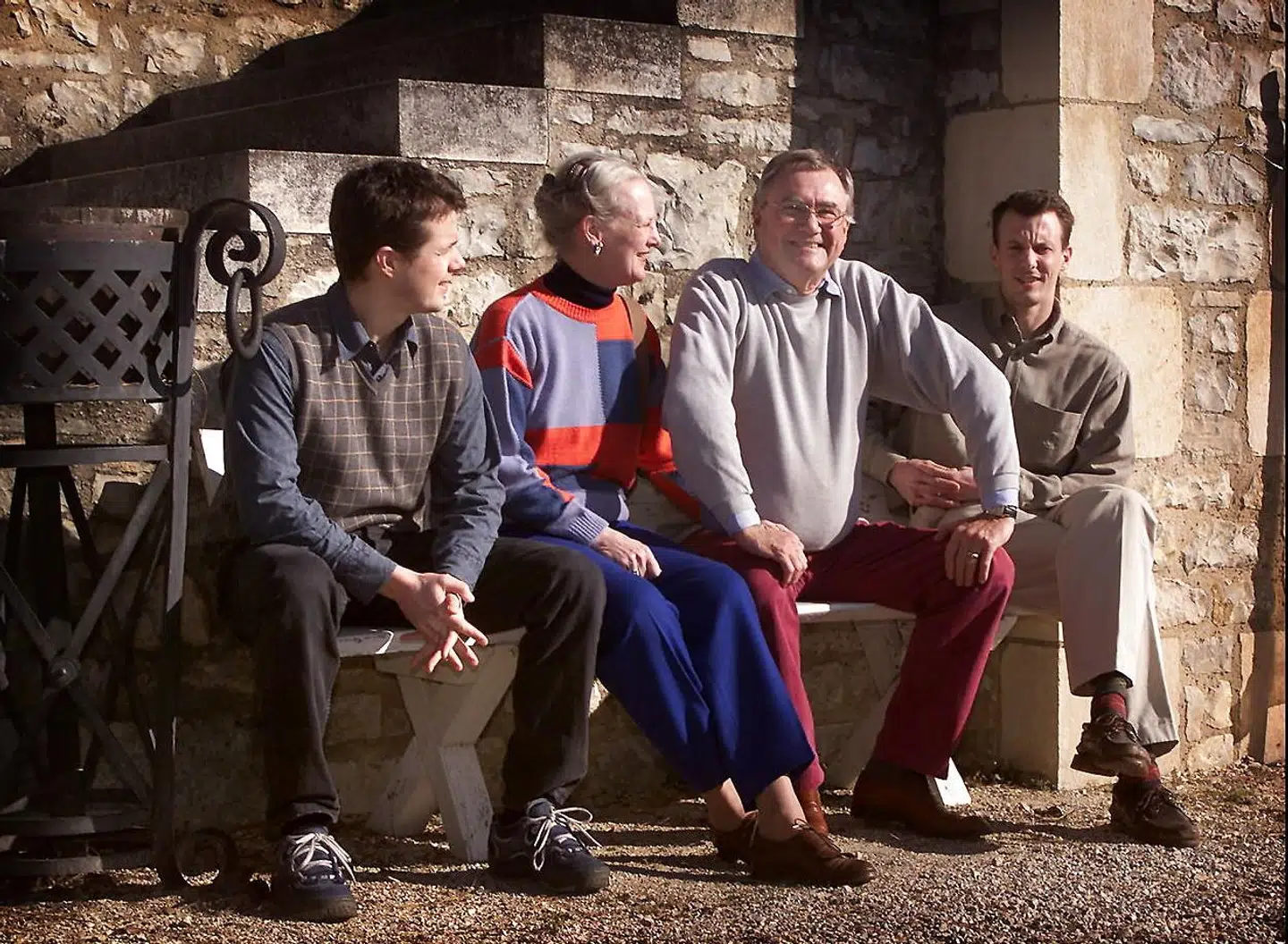 Dronning Margrethe måtte indkalde til krisemøde på Château de Cayx efter prins Henriks bombastiske udmeldinger i 2002.