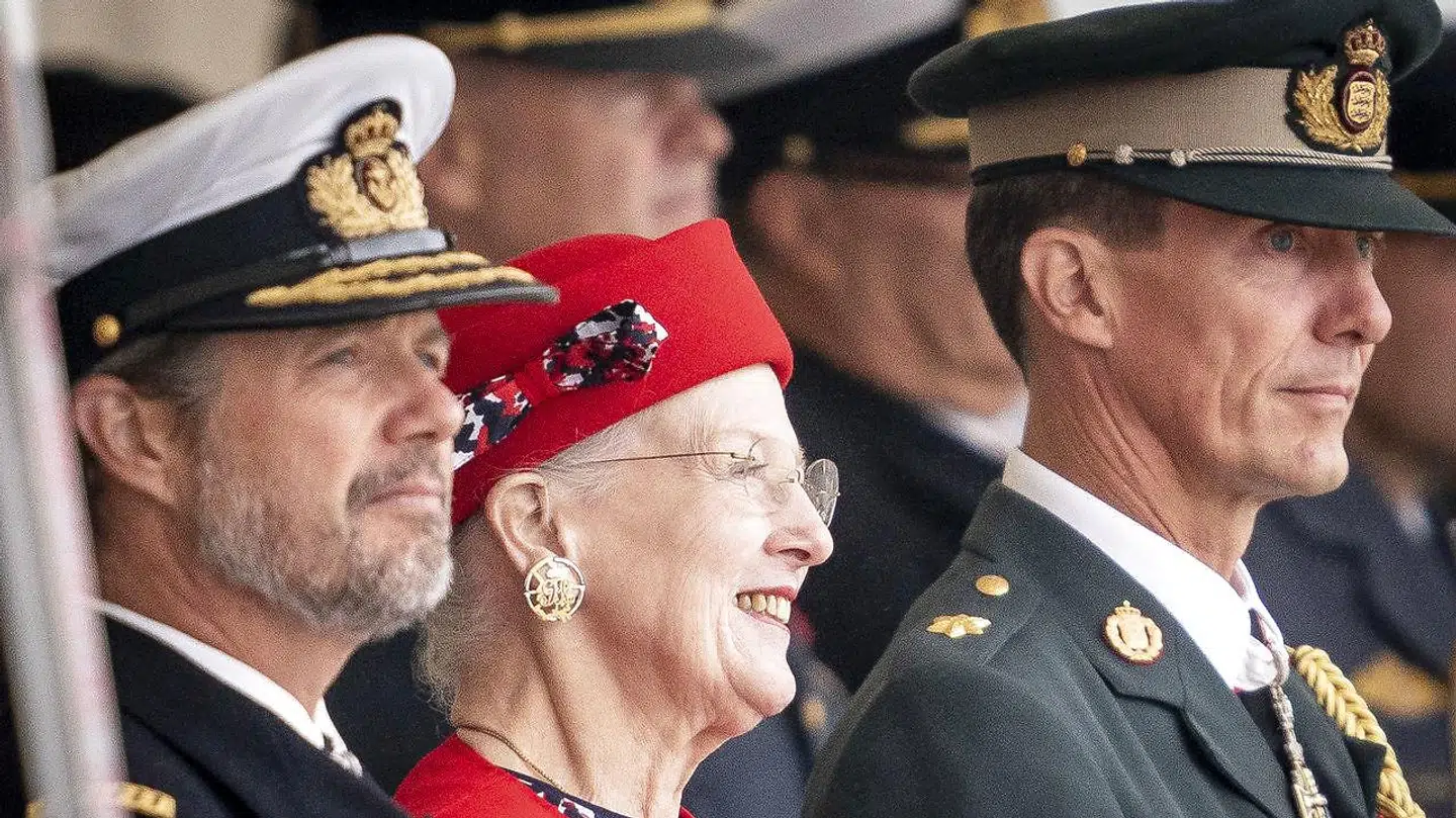Dronningen overleverede ikke selv nyheden.