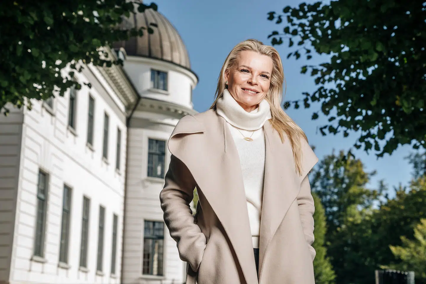Som den diamantdronning hun er, har Katerina Pitzner meget passende kontor på et slot.