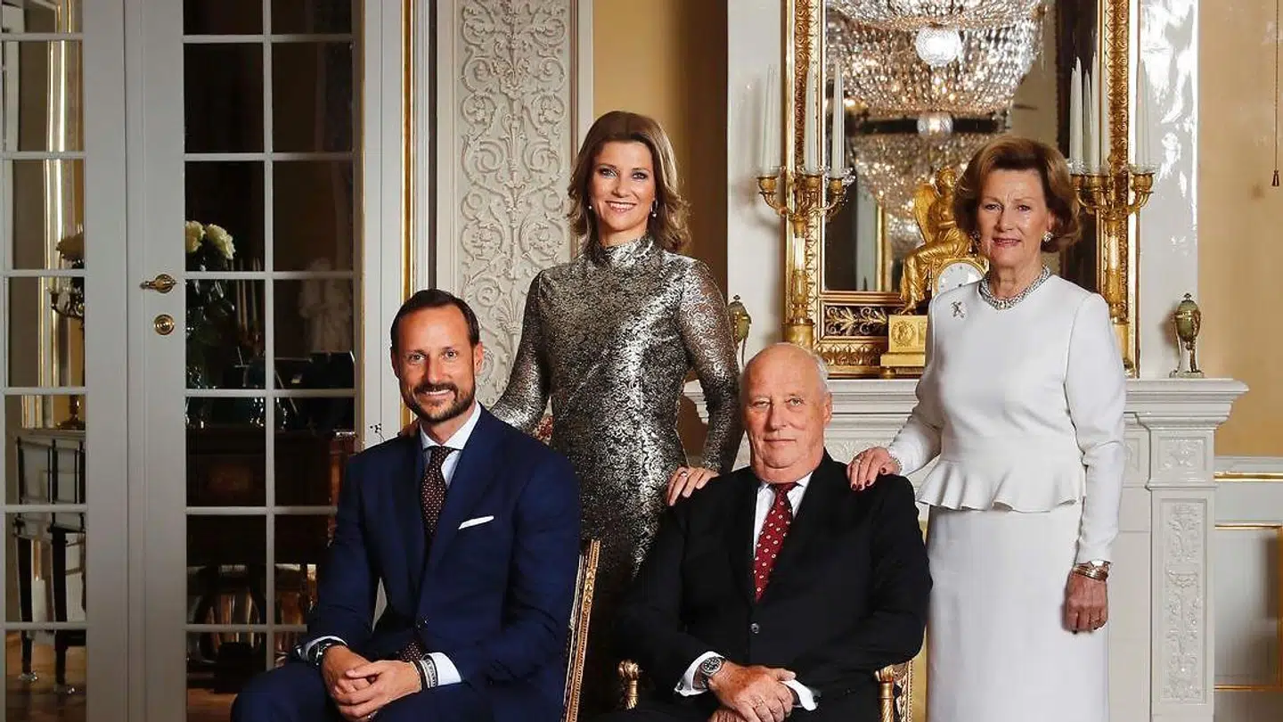 Der er krisemøder i det norske kongehus ifølge Se&Hør, hvor kong Harald, kronprins Haakon og prinsesse Märtha Louise har deltaget.