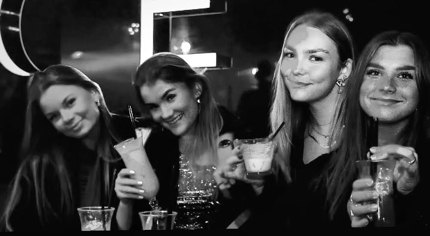 Thilde med veninderne Kristina, Grethe og Adrija.