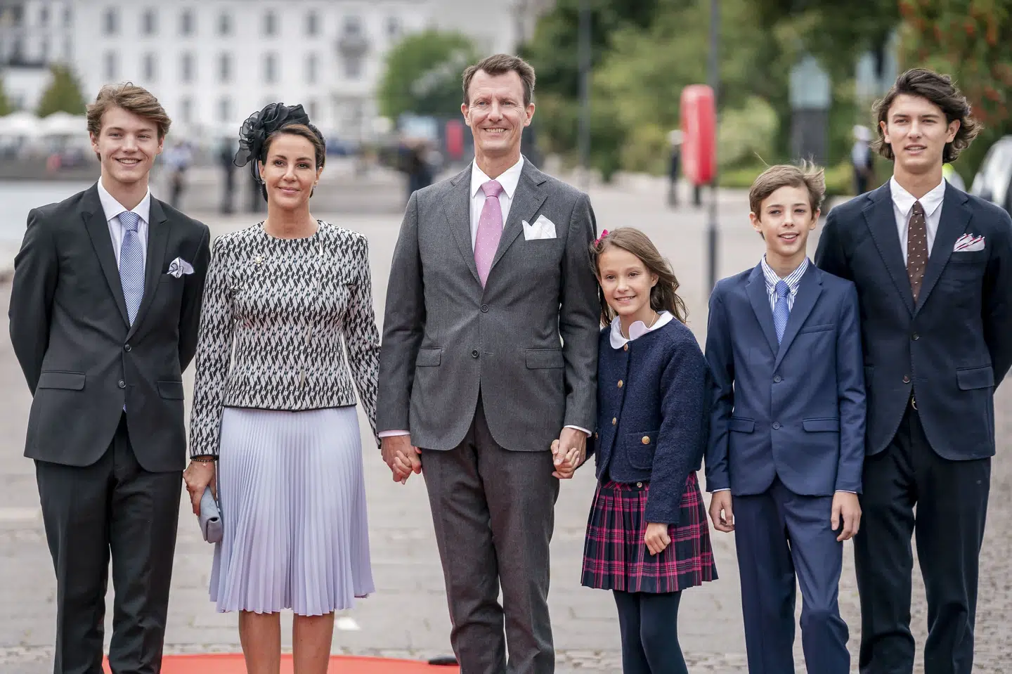Der er uro i kongehuset, fordi dronning Margrethe har valgt at fjerne titlerne som prinser og prinsesse fra prins Joachims fire børn. Fra venstre er det: prins Felix, prinsesse Marie, prins Joachim, prinsesse Athena, prins Henrik og prins Nikolai. Mads Claus Rasmussen/Ritzau Scanpix