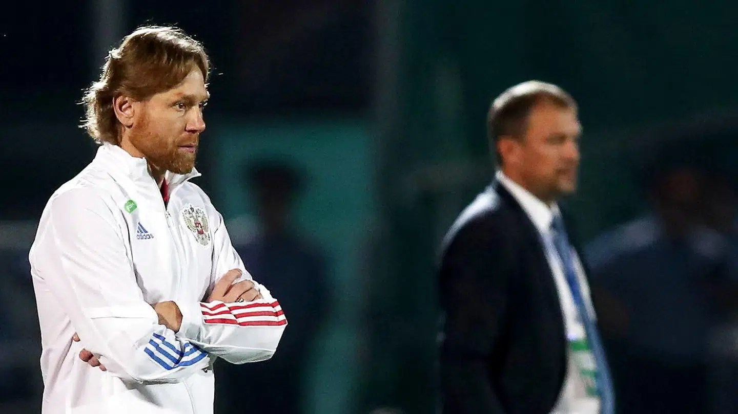 Karpin mistede tre mand, der smuttede fra delegationen under besøgt i nabolandet.