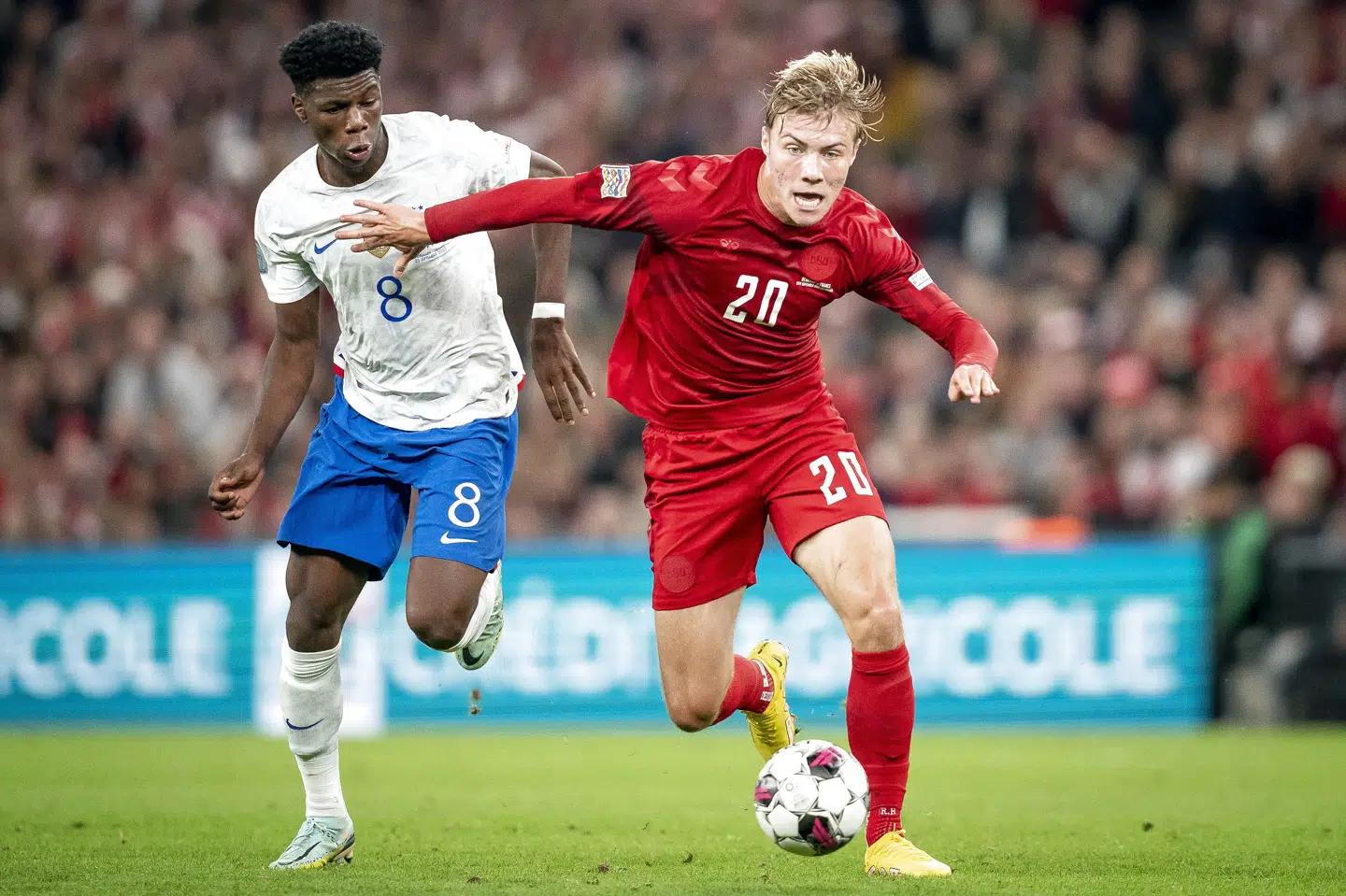Rasmus Højlund blev søndag skiftet ind efter en time i Danmarks sejr på 2-0 over Frankrig i Nations League. Den 19-årige Atalanta-angriber blev også skiftet ind på samme tidspunkt i A-landsholdets kamp ude mod Kroatien. Dermed hjælper han ikke U21-holdet i kampene om en EM-billet. Mads Claus Rasmussen/Ritzau Scanpix