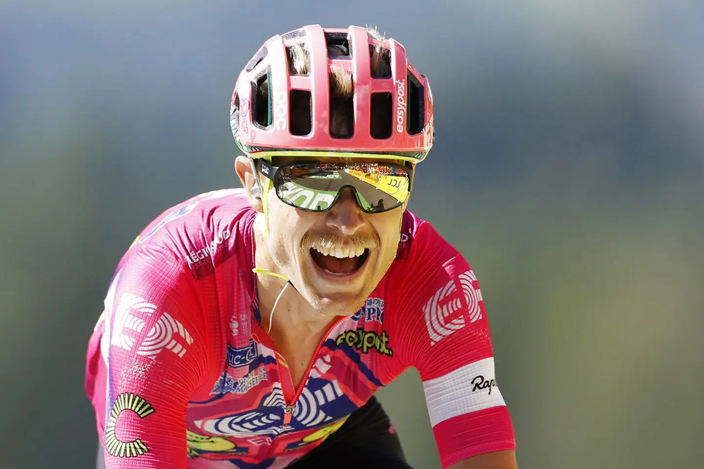 Magnus Cort har kæmpet for at hente point til EF hele sæsonen. Her vinder han en etape ved Tour de France.