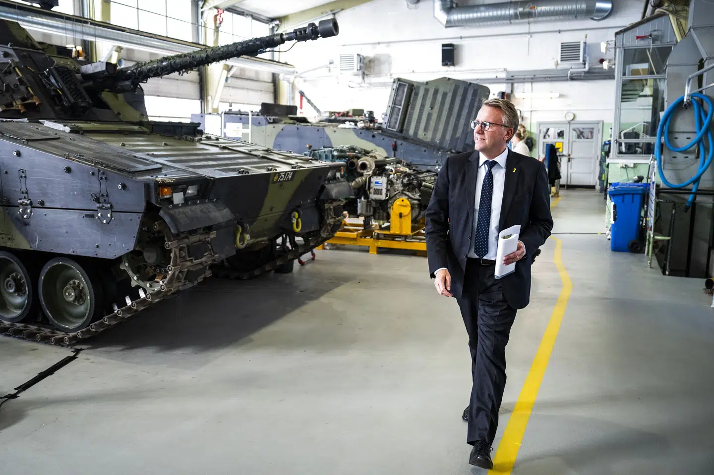 Forsvarsminister Morten Bødskov (S) var onsdag på Panserværkstedet Sandholm i Birkerød for at præsentere del 1 af regeringens eftersyn af det danske forsvar inden næste års forhandlinger om et tiårigt forsvarsforlig. Martin Sylvest/Ritzau Scanpix