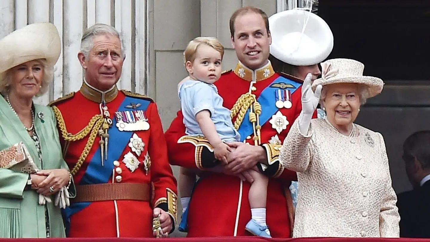 Pengene er øverst i det britiske kongehus – nemlig hos kong Charles og prins William.