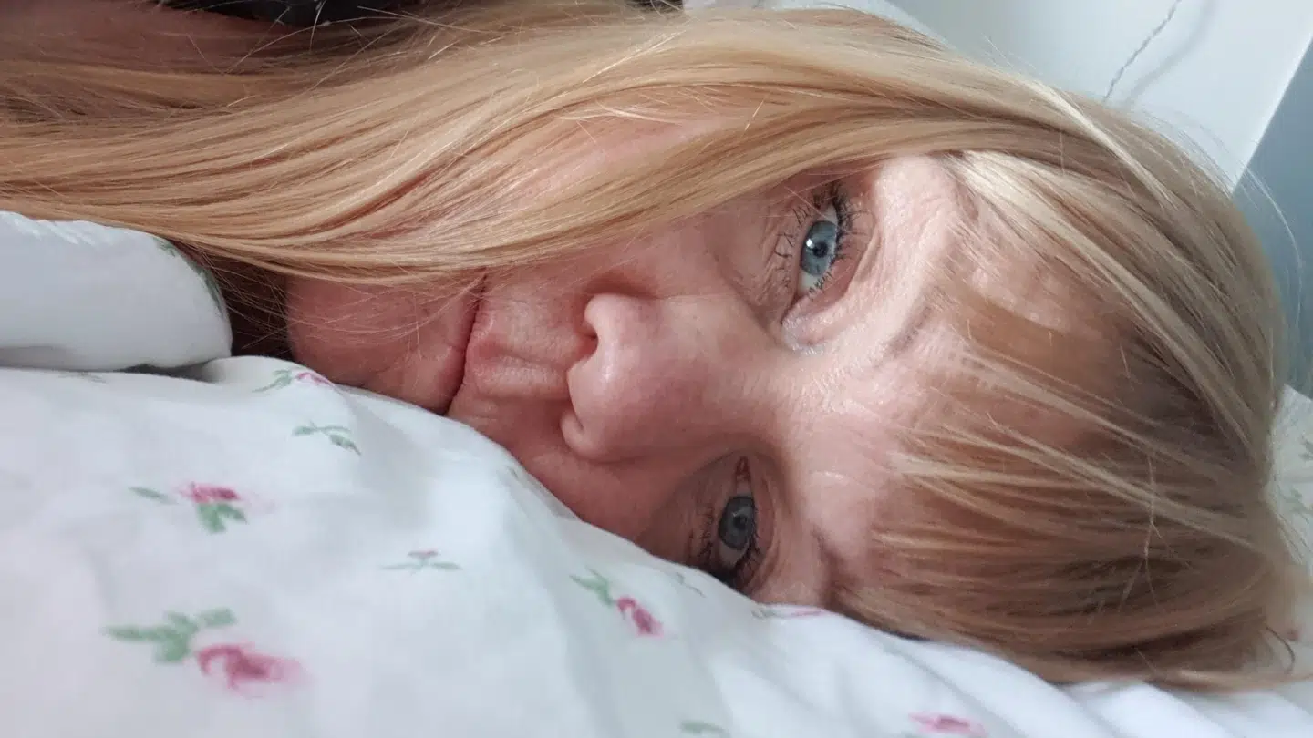 Eline Klitgaard er blevet dybt afhængig af andre mennesker på grund af invaliderende sygdom, men kun få er tilbage.