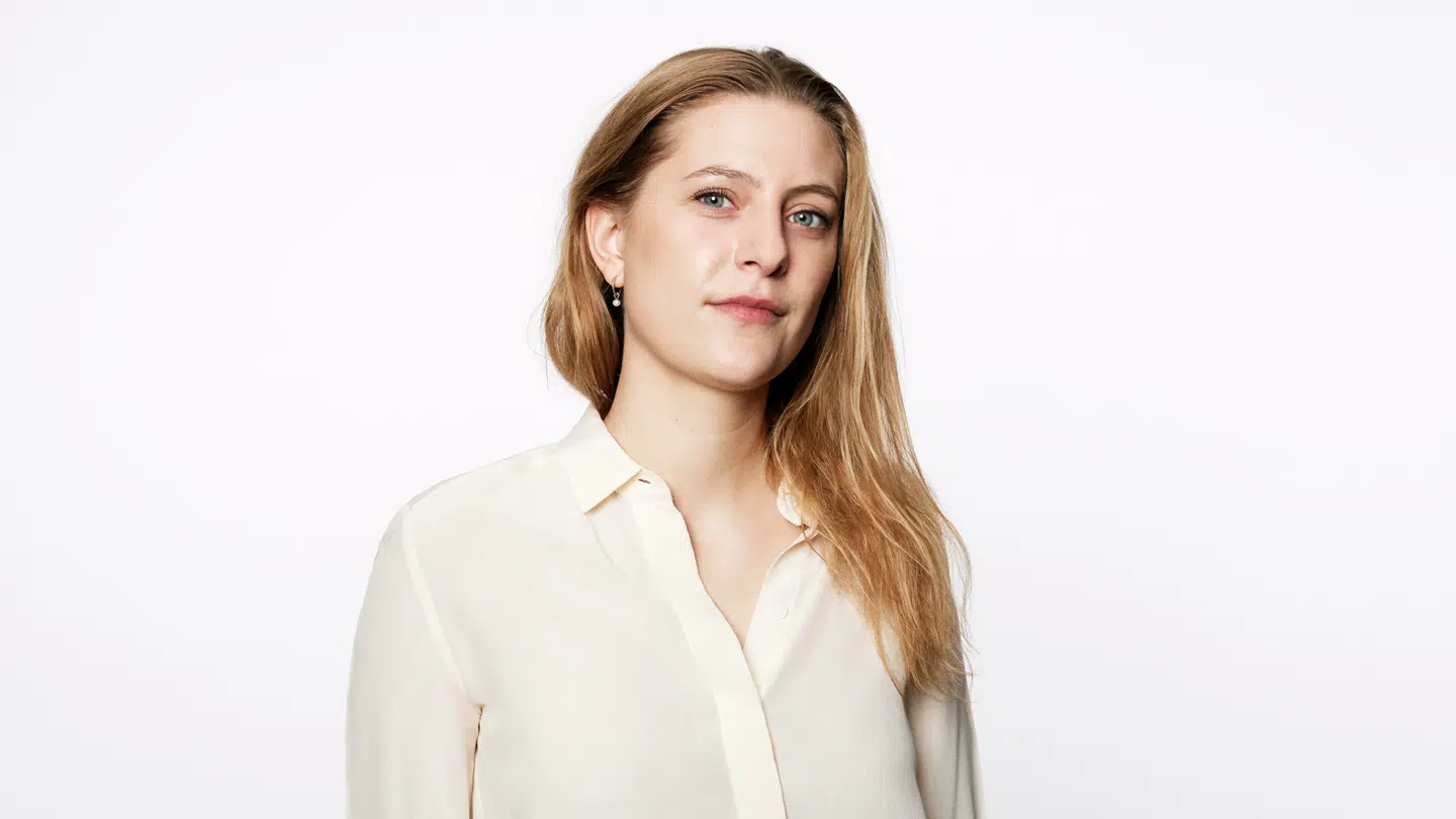 Therese Moreau er journalist på techmediet Version 2, hvor hun især beskæfiger sig med kunstig intelligens - eller AI. Og netop AI slår CanobyLab sig op på. Foto: Cecilie Bach.