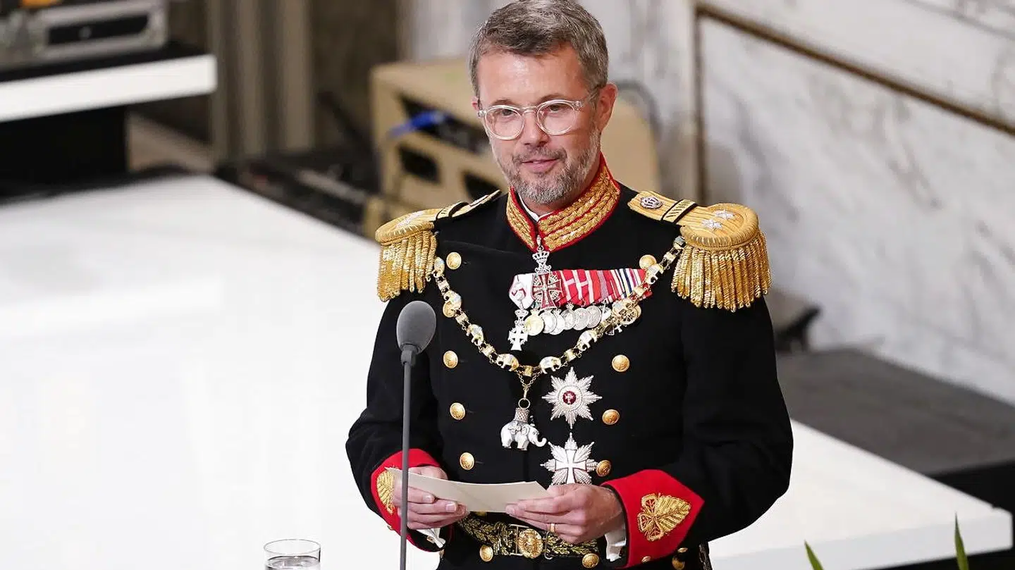 Kronprins Frederik under sin tale til dronning Margrethe.