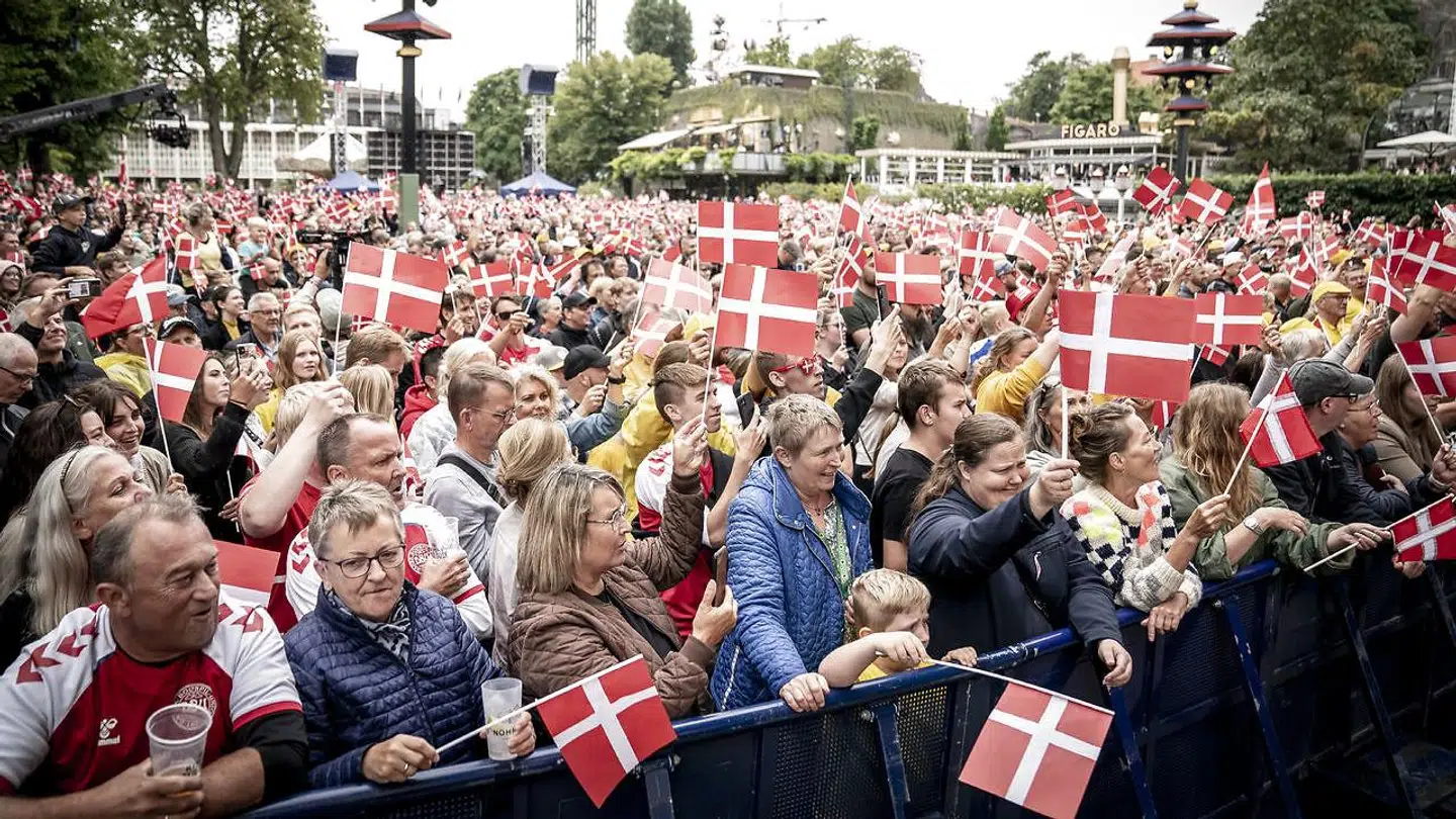 De danske cykelfans må vente tålmodigt på at se Jonas Vingegaard på landsholdet. Billedet er fra Tour-fejringen i Tivoli i København i slutningen af juli.
