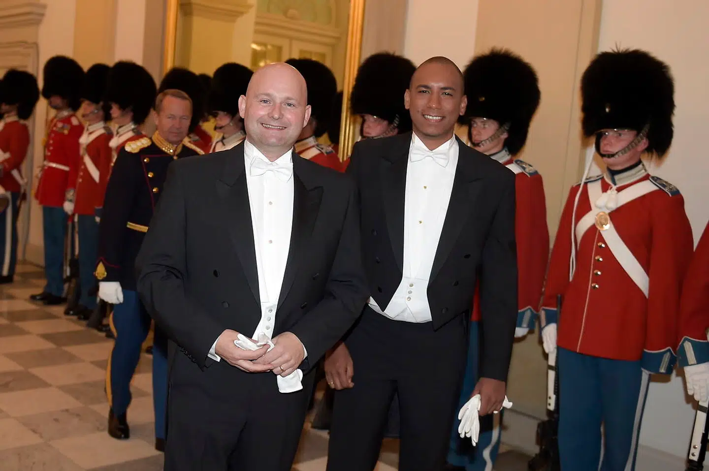 Søren Pape Poulsen og Josue Medina Vasquez til gallataffel på Christiansborg Slot i anledning af Kronprinsens 50 års fødselsdag i 2018.