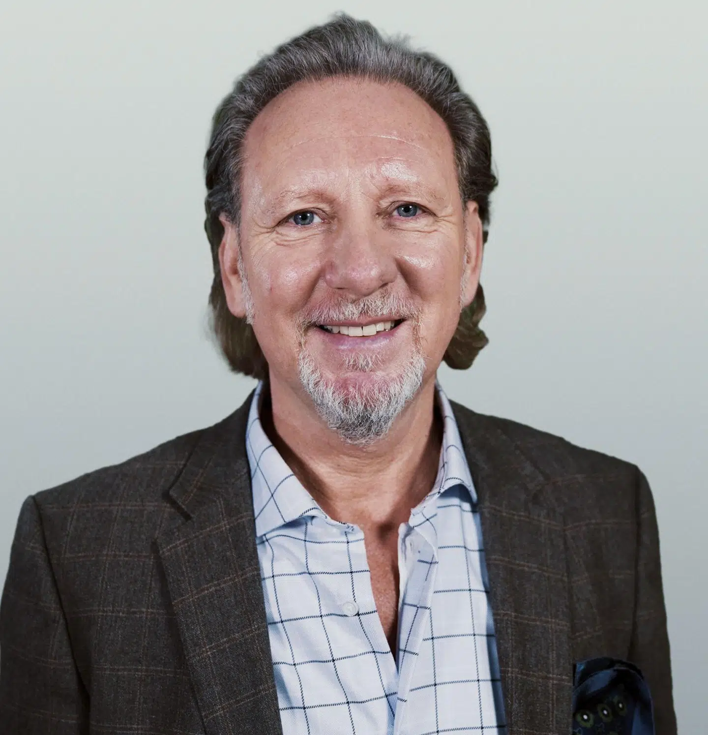 Steen Theill er 59 og direktør i sit eget rengøringsfirma.