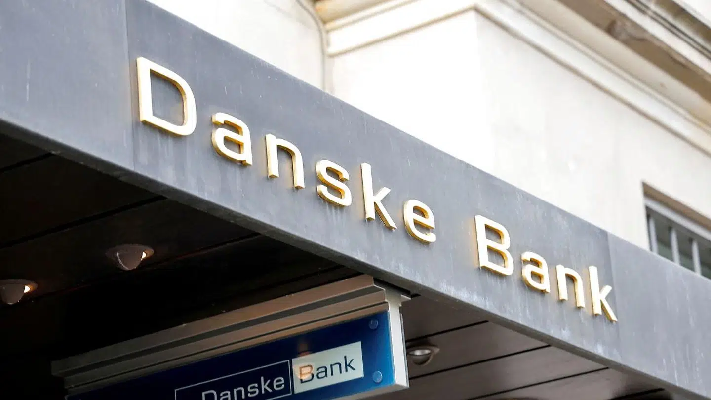 Det sker igen og igen, at svindlere sender beskeder, hvori de udgiver sig som Danske Bank.