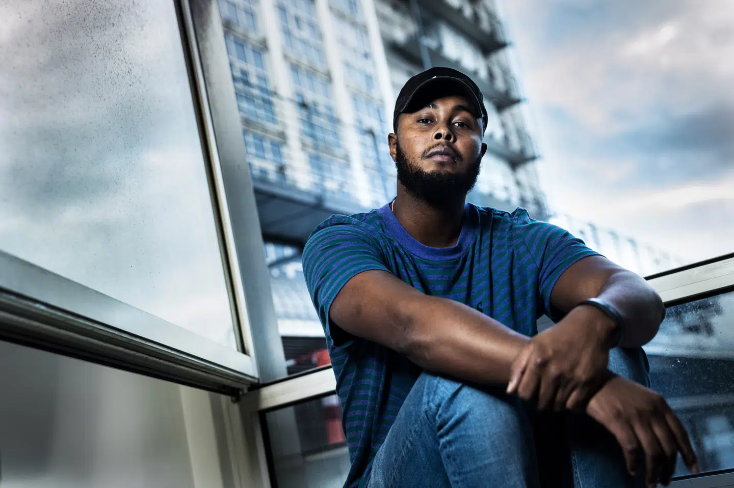 Skinz kom til Danmark som lille og boede i mange år på børnehjem, før han blev genforenet med sin somaliske mor. Først som voksen fandt han sin vej ind i musikken, og nu hitter han stort. Martin Sylvest/Ritzau Scanpix