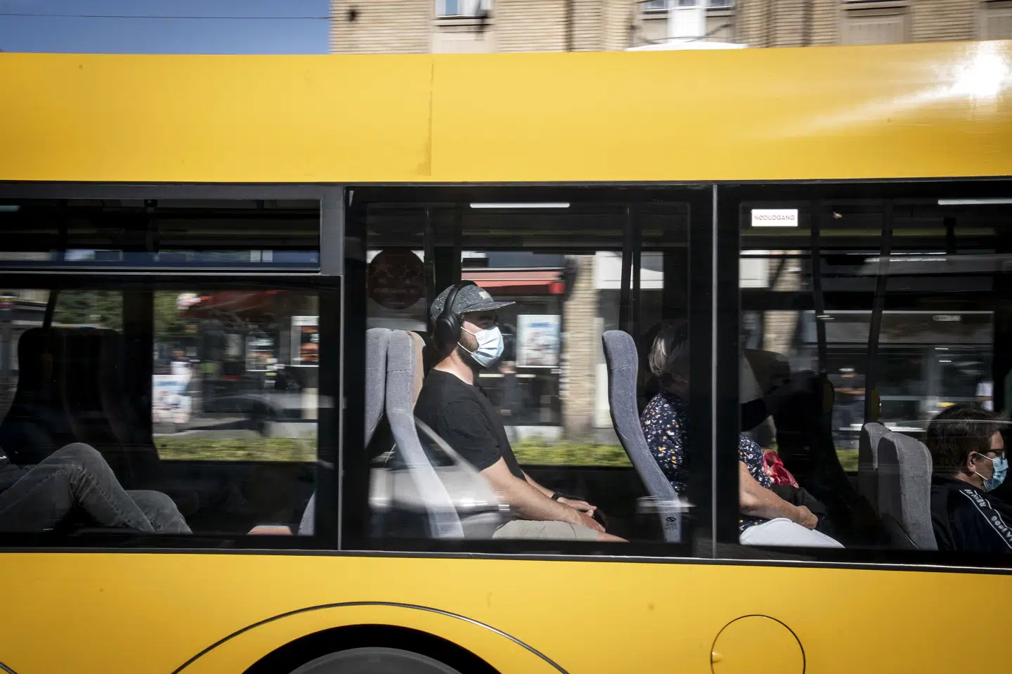 Færre passagerer efter coronanedlukningerne og stigende brændstofpriser er grund til, at regionerne risikerer at måtte nedlægge hver syvende busrute. (Arkivfoto). Mads Claus Rasmussen/Ritzau Scanpix