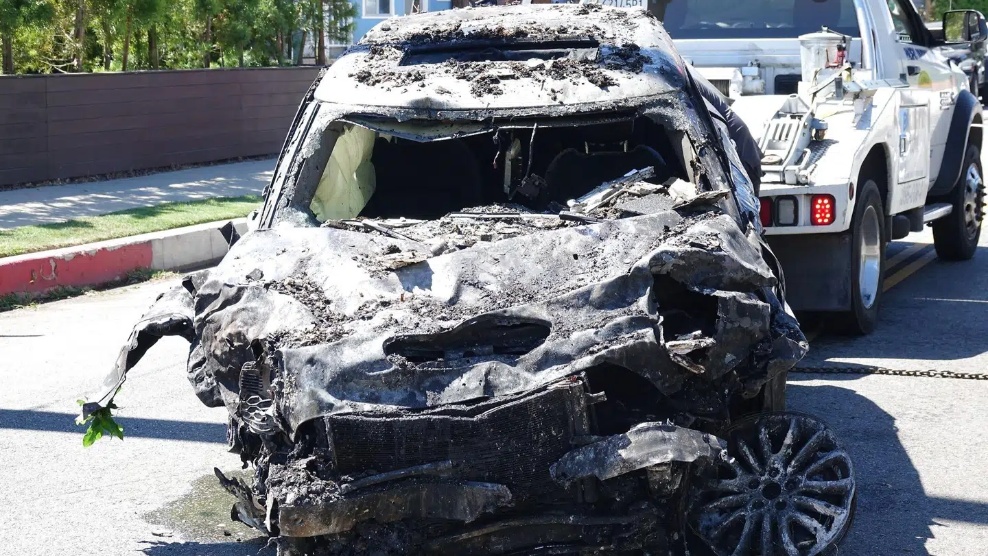 Der er ikke meget tilbage af Anne Heches bil. Foto: Ritzau/Scanpix