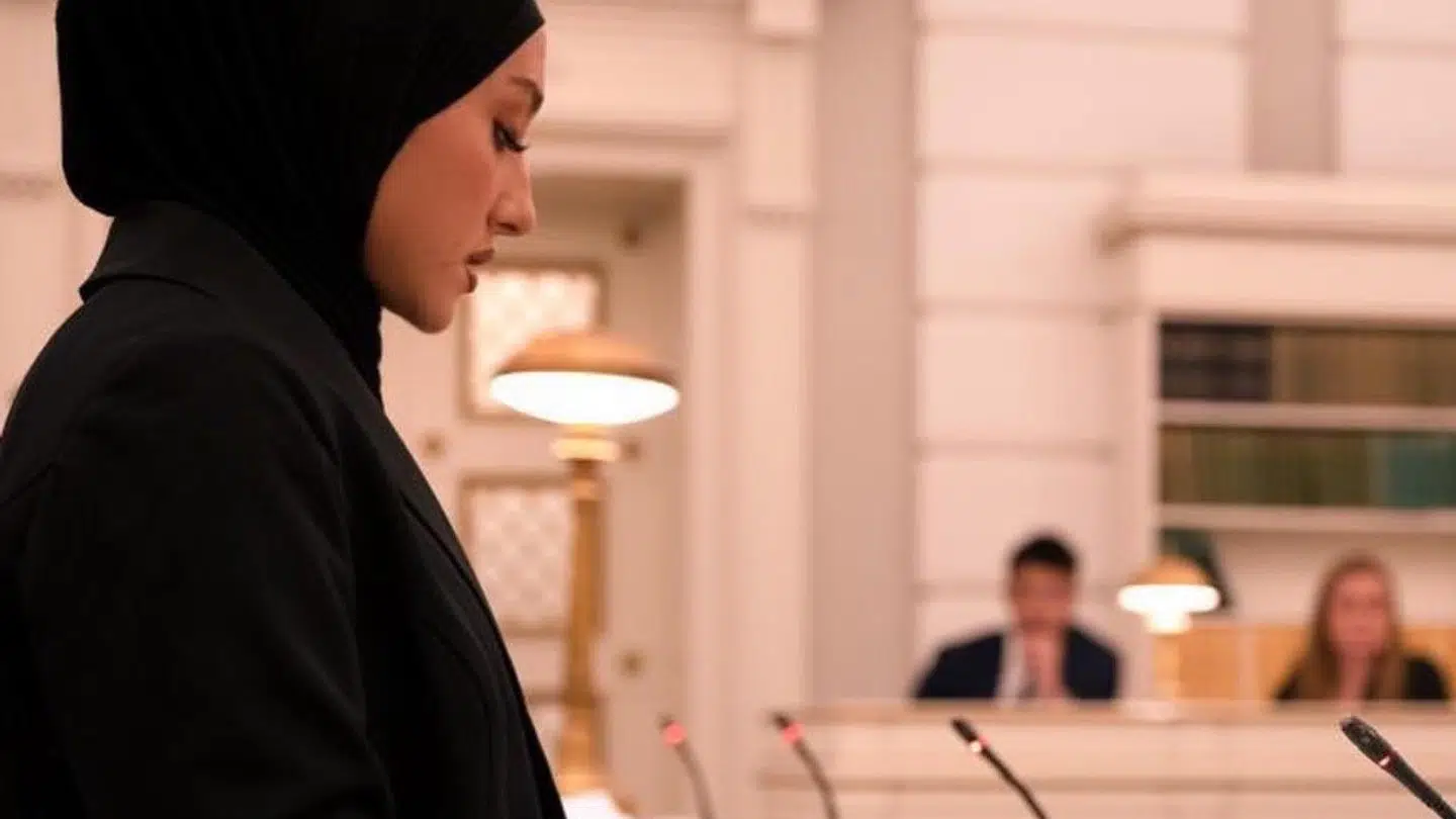Jasmin El-Khodr er jurastuderende. Hun mener, at kommissionens anbefaling vil være et brud på menneskerettigheder.