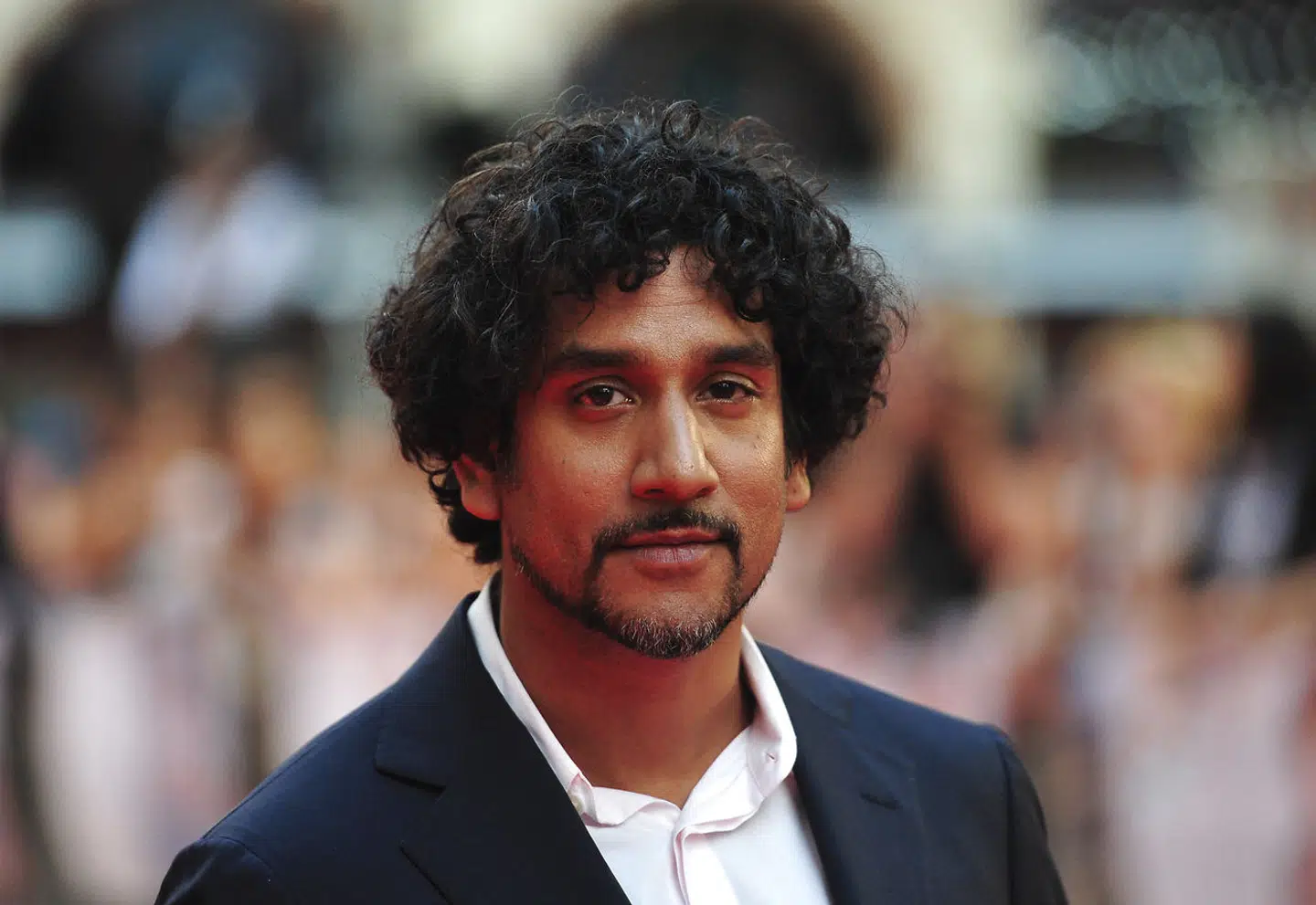 Der findes ikke mange fotos af prinsesse Dianas store kærlighed Hasnat Khan. Her ses derfor den indiske skuespiller Naveen Andrews, som spillede ham i filmen 'Diana'.