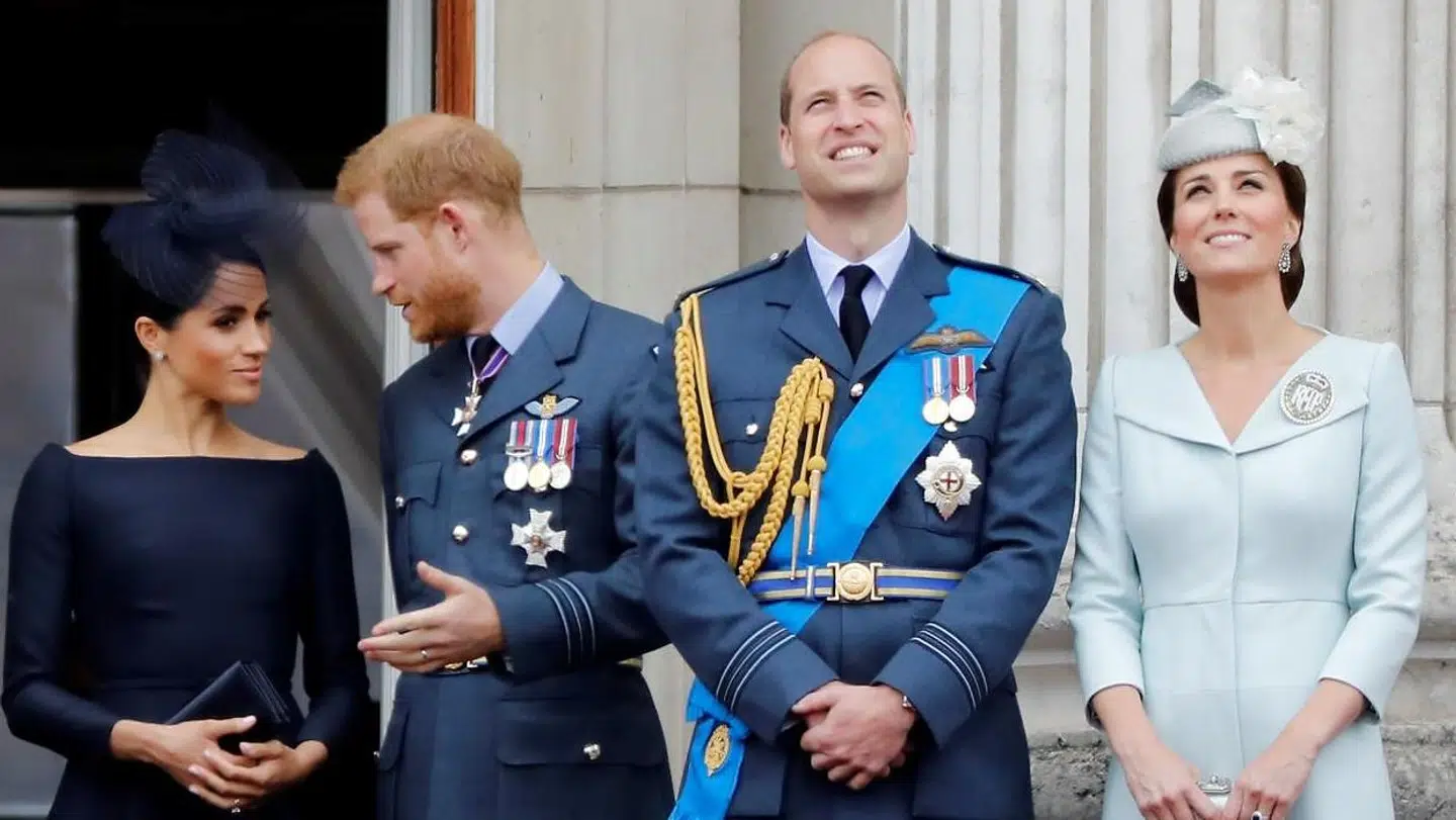 Prins Harry og hertuginde Meghan er ikke lige gode venner med alle i det britiske kongehus.