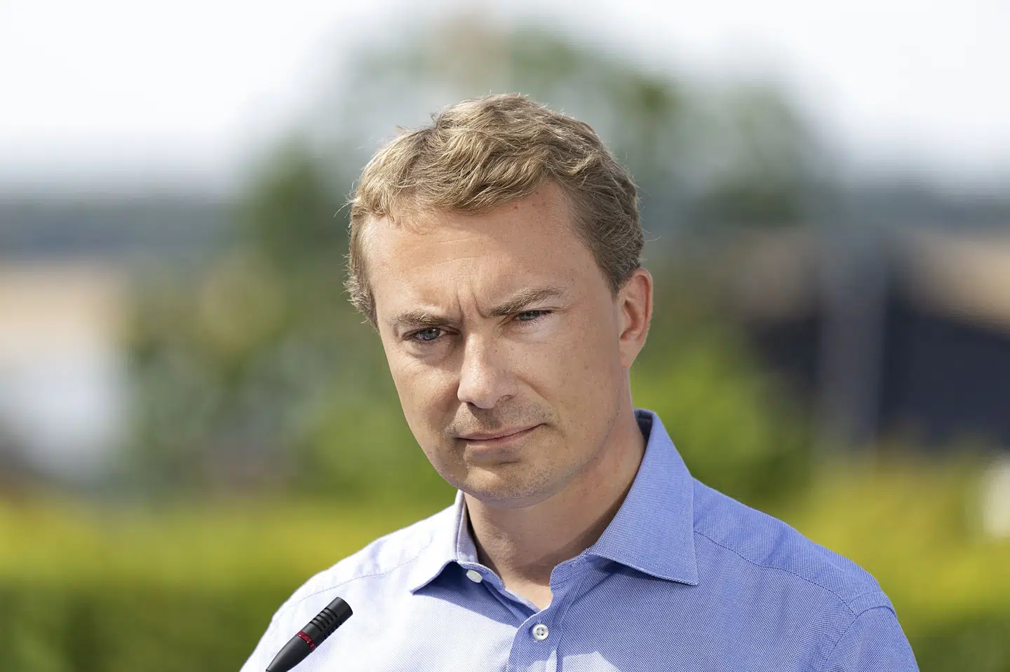 DF-formand Morten Messerschmidt vil pege på en blå statsminister efter et valg, men om det bliver Venstres formand, Jakob Ellemann-Jensen, eller De Konservatives partileder, Søren Pape Poulsen, afhænger af, hvem der kan imødekomme DF's fem hovedkrav mest. (Arkivfoto). Claus Bech/Ritzau Scanpix