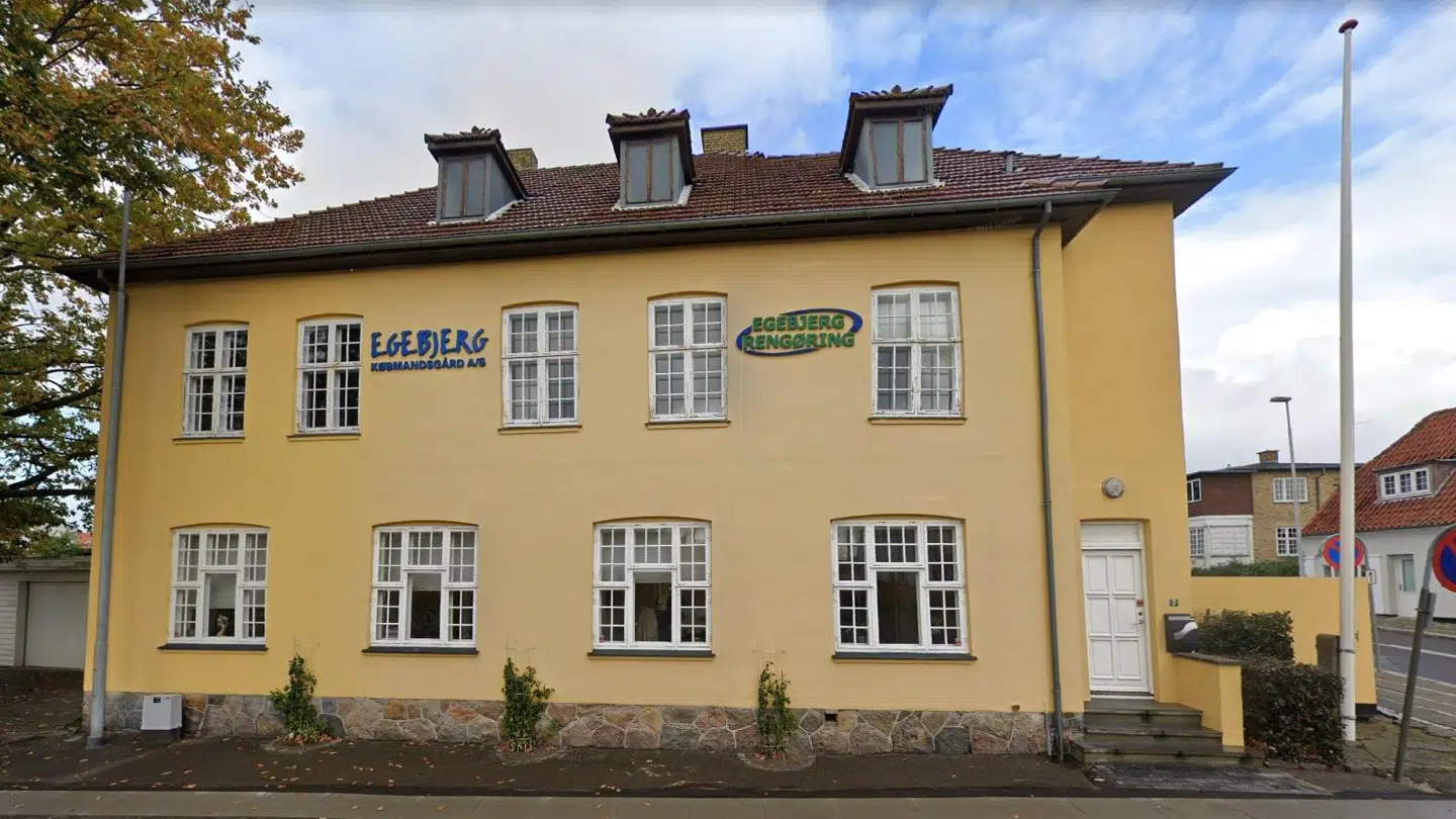Egebjerg Købmandsgård har siden foråret fået flere anmærkninger for overtrædelser af fødevarelovgivningen. Foto: Google Street View