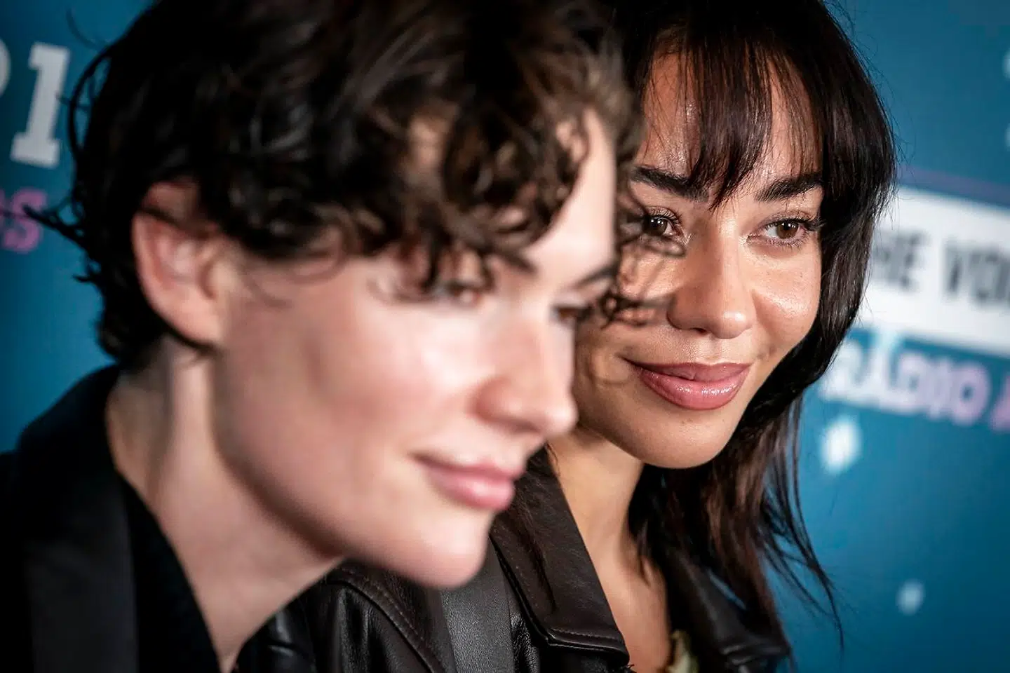 Ni år har Sus Wilkins og Freja Kirk været sammen. Her ses de på den røde løber sidste efterår.