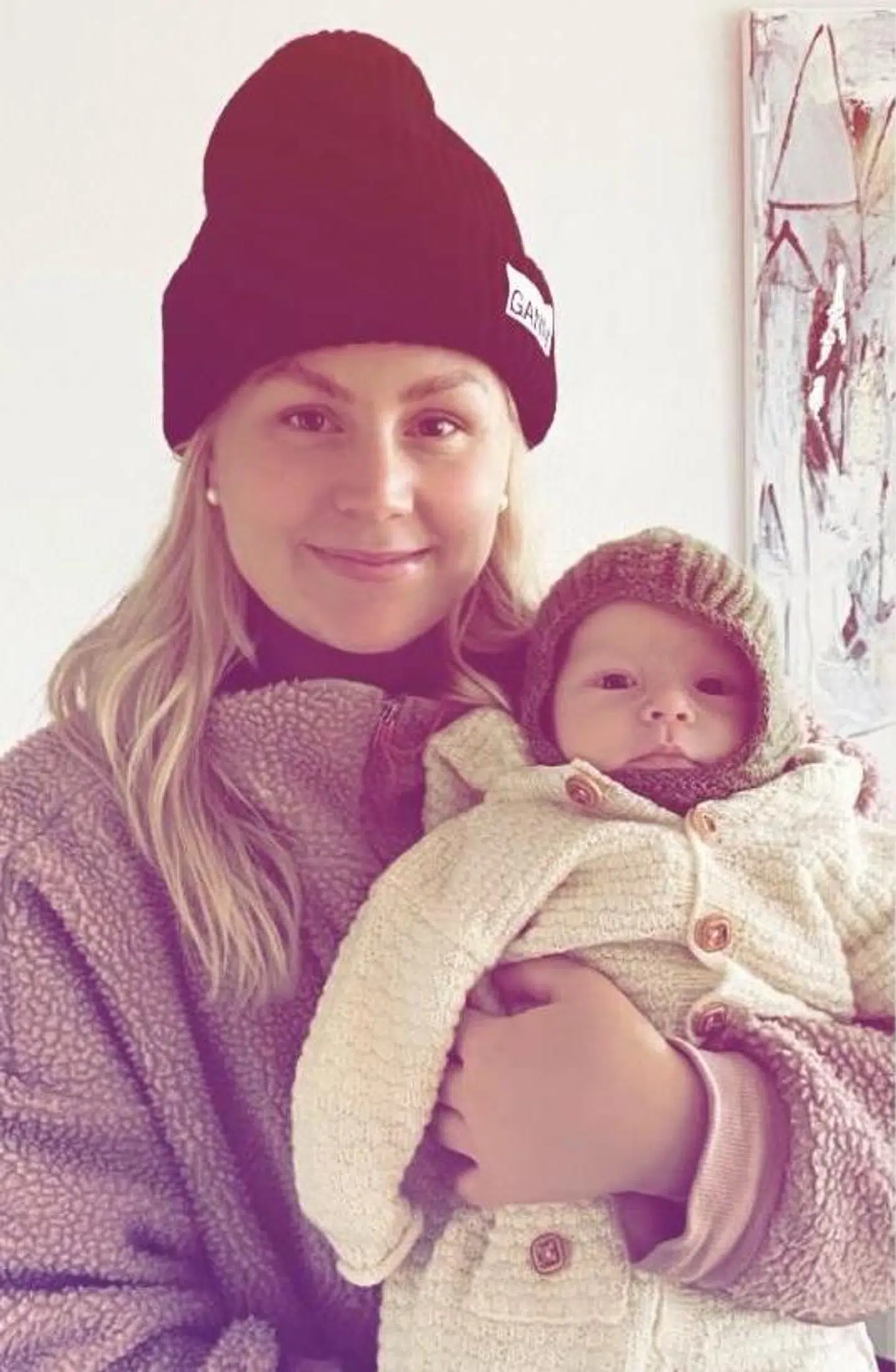 Lotte Grigel sammen med sønnen Aksel.