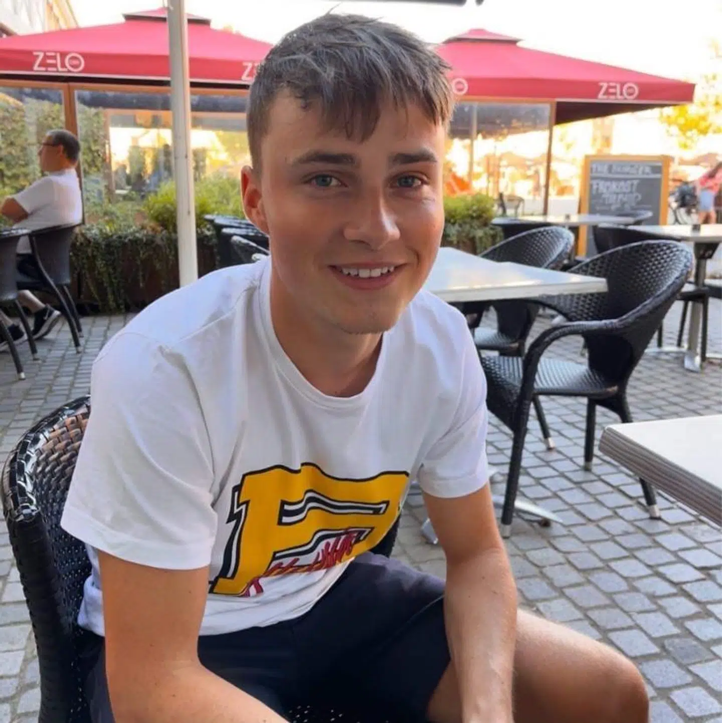 21-årige Oscar Stilling Schwartz fortæller nu, hvordan trenden startede.