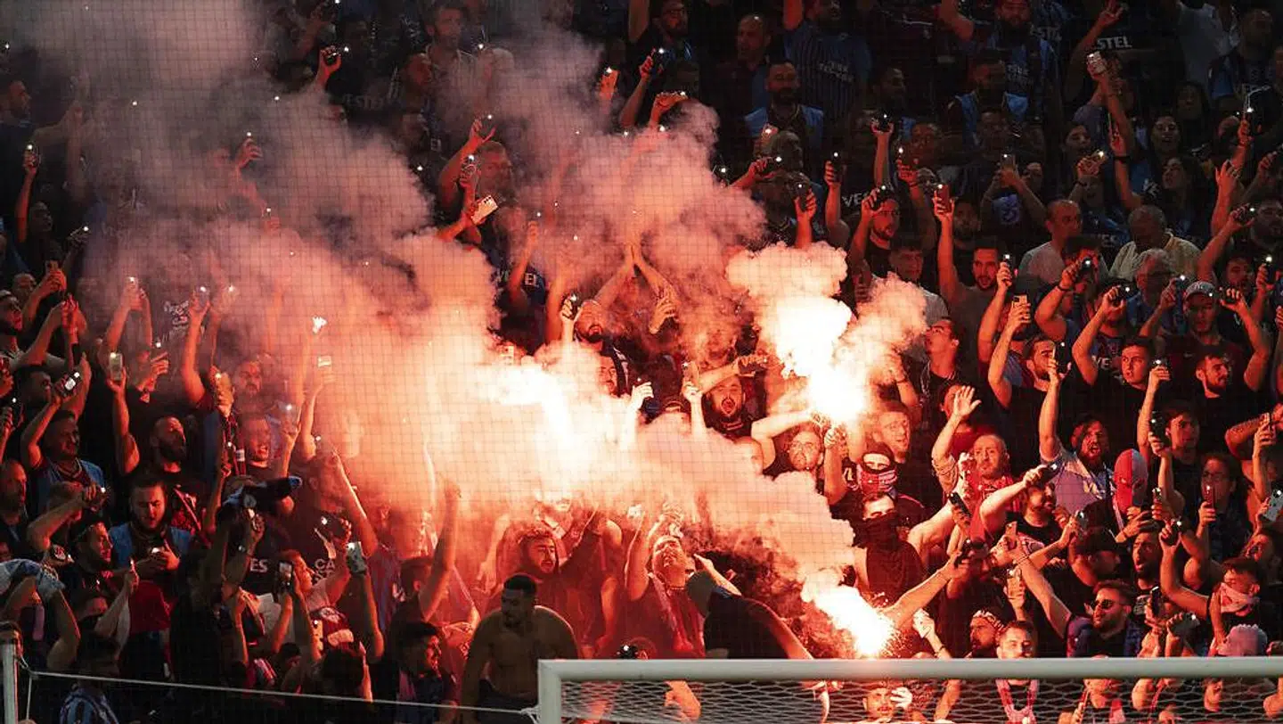 Trabzonspor fans i Parken tirsdag den 16. august.
