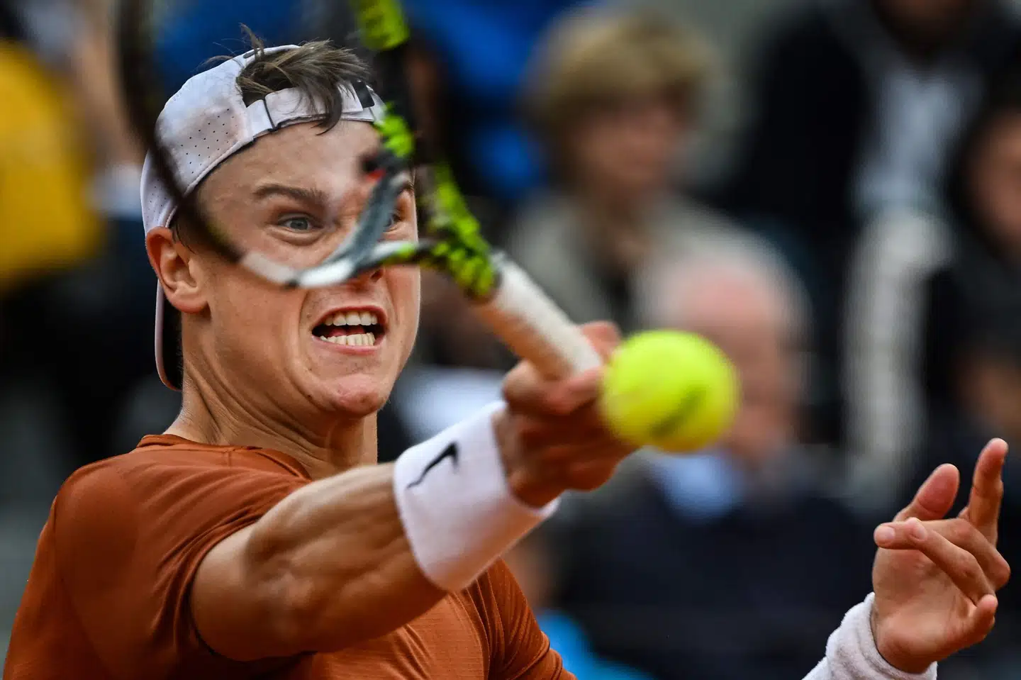 Holger Rune var ude i tre hårde sæt i sin seneste kamp i Rom. Nu venter Novak Djokovic i onsdagens kamp. (Arkivfoto). Filippo Monteforte/Ritzau Scanpix