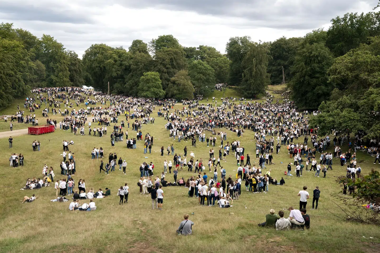 Fredag mødtes tusindvis af unge gymnasieelever i Dyrehaven for at fejre 1.g'ernes start i gymnasiet. Her ses et billede fra puttefest i Dyrehaven i 2019. Celina Dahl/Ritzau Scanpix