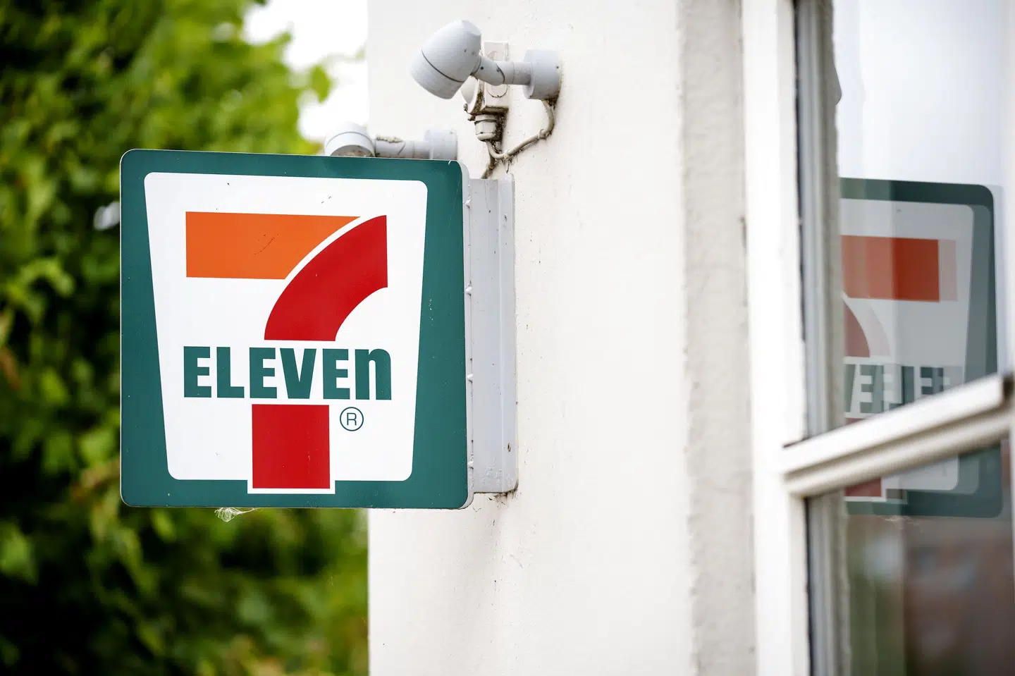 7-Eleven har 176 butikker i Danmark. De ligger primært i København, Aarhus, Aalborg og Odense, men også i mindre byer, i lufthavne, ved nogle hospitaler og ved togstationer i hele landet. Bo Amstrup / Ritzau Scanpix/Ritzau Scanpix