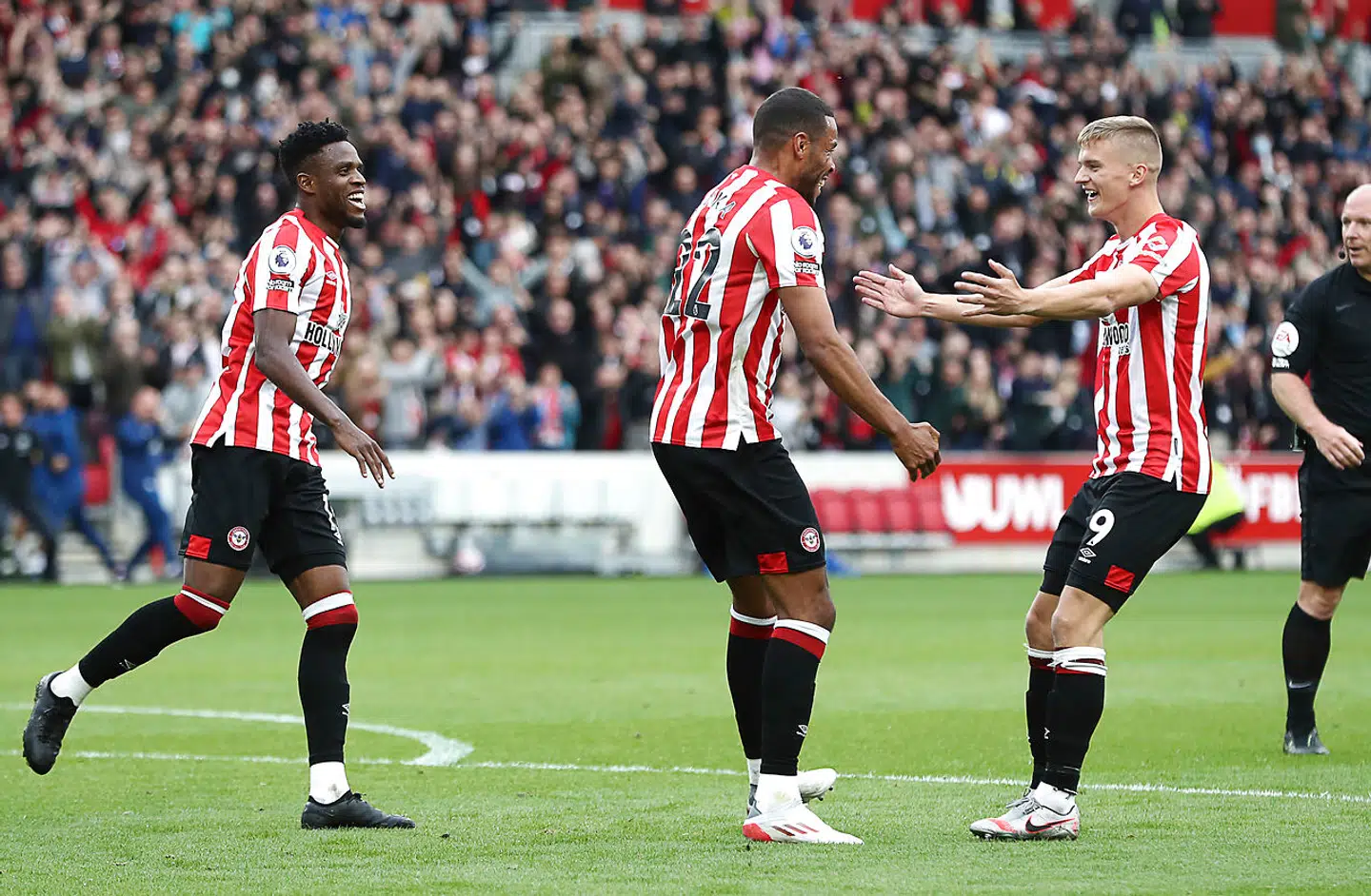October 24, 2021, London, United Kingdom: London, England, 24th October 2021. Mathias Zanka Jorgensen (C) of Brentford celebrates after he scores to make it 1-1 during the Premier League match at Brentford Community Stadium, London. Picture credit should read: Paul Terry / Sportimage(Credit Image: © Paul Terry/CSM via ZUMA Wire) (Cal Sport Media via AP Images)