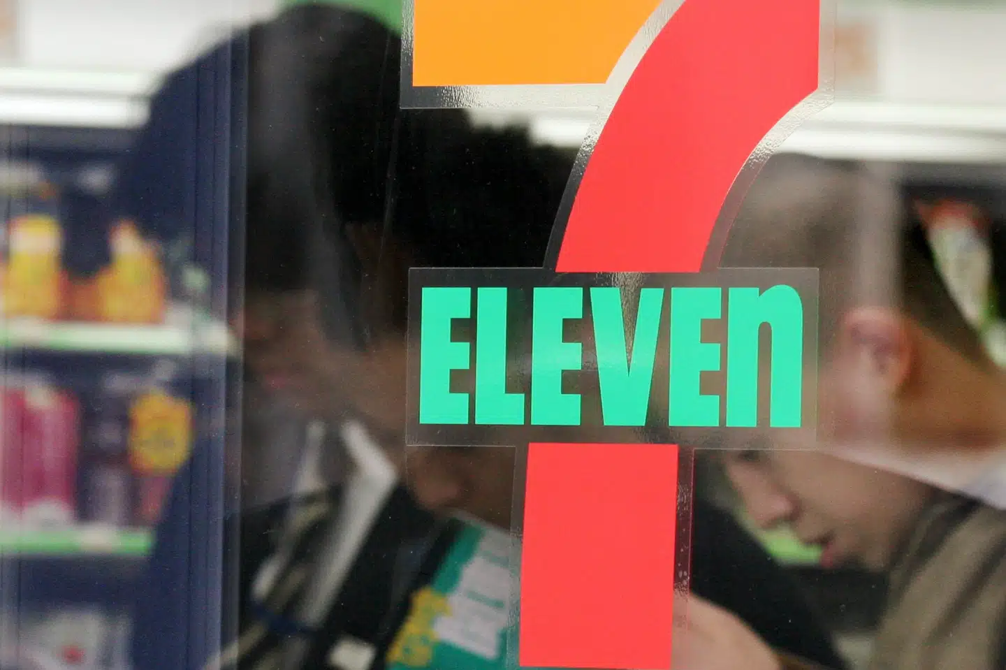 7-Eleven butikker i hele Danmark holder igen lukket tirsdag, efter et muligt hackerangreb har lagt kasse- og betalingssystemet ned. (Arkivfoto). Toru Hanai/Reuters