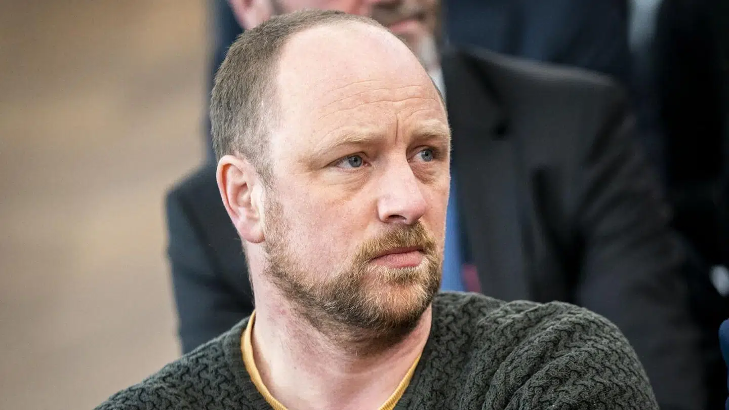 Chefredaktør Knud Brix afviser at svare på spørgsmål om Henrik Qvortrups kovending.