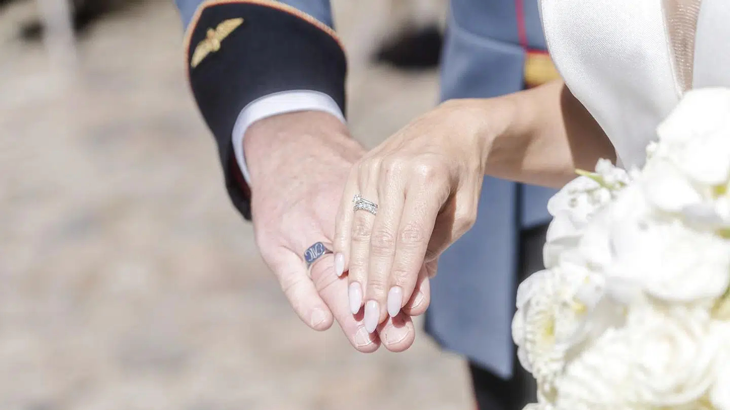 Mascha Vang og Troels Krohn Dehli blev gift på Holckenhavn Slot ved Nyborg, tirsdag den 2. august 2022.