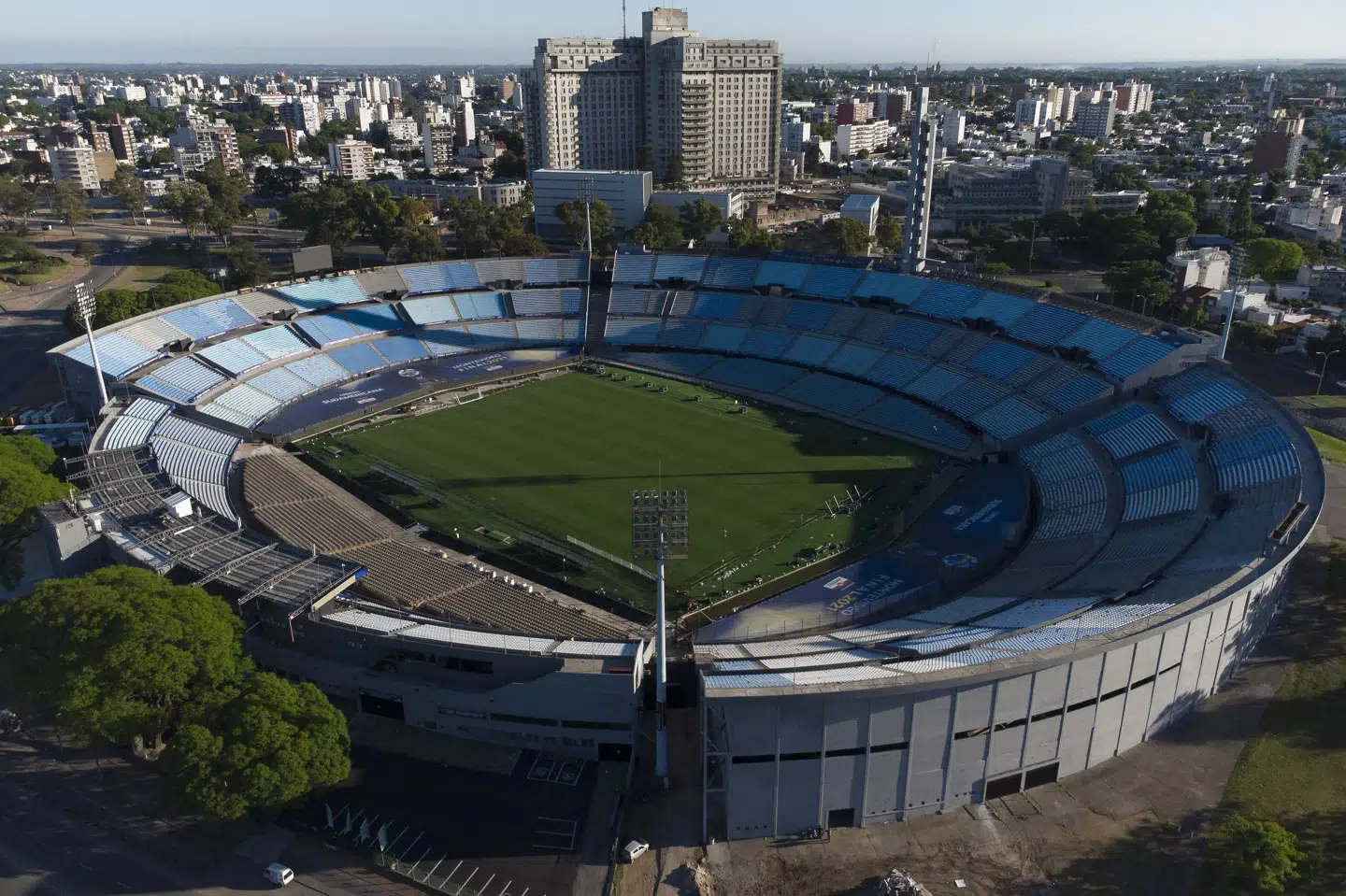 Centenario i Montevideo er omdrejningspunktet i det sydamerikanske bud. Det var på dette stadion i Uruguays hovedstad, at finalen blev spillet i 1930 ved historiens første VM. Dengang vandt Uruguays værter med 4-2 over Argentina. (Arkivfoto). Nicolas Garcia/Ritzau Scanpix