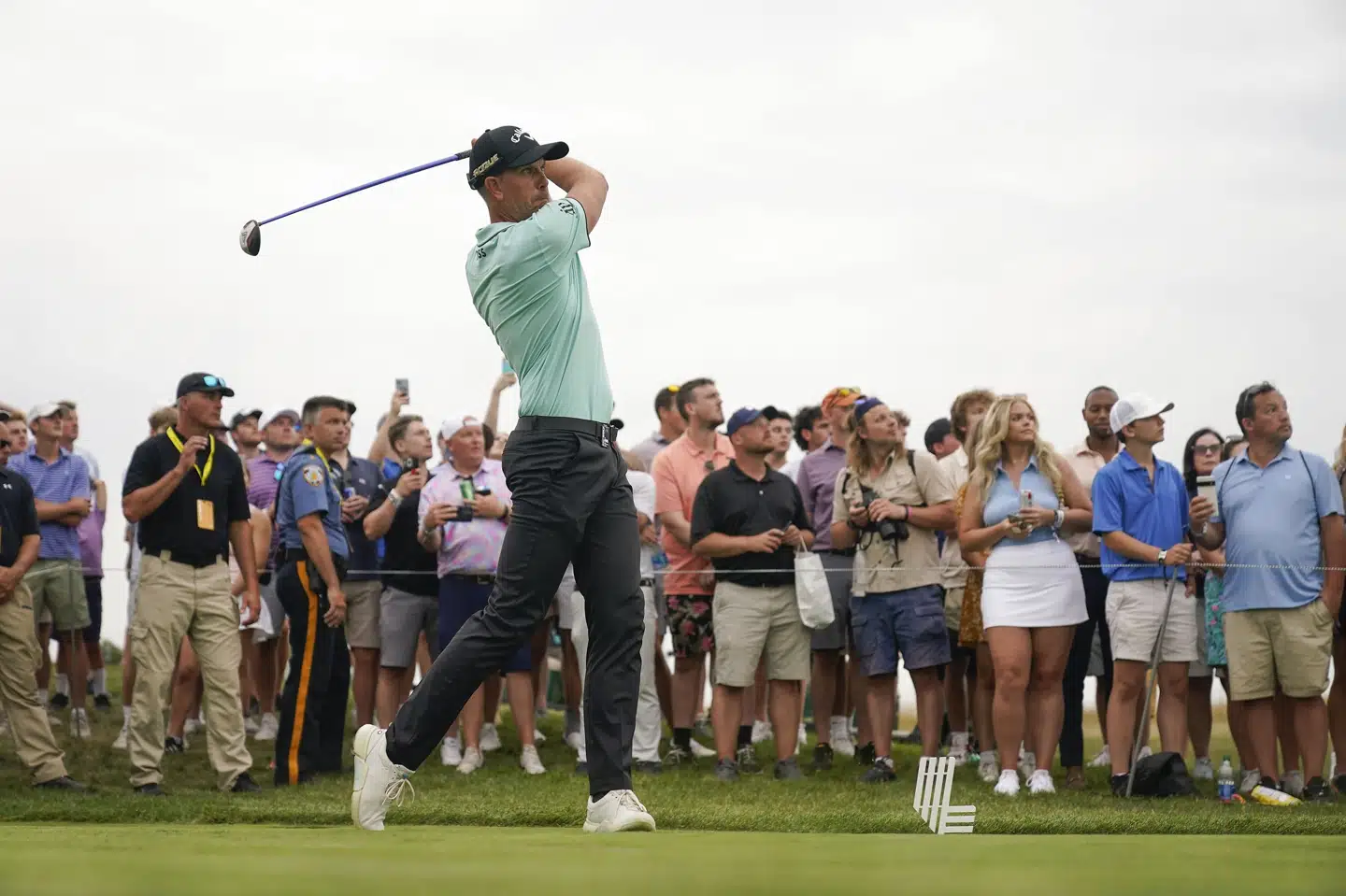Henrik Stenson fra Sverige endte som vinder af LIV Golfs turnering i New Jersey i USA. Sejren udløser en gevinst svarende til 29 millioner kroner. Seth Wenig/Ritzau Scanpix