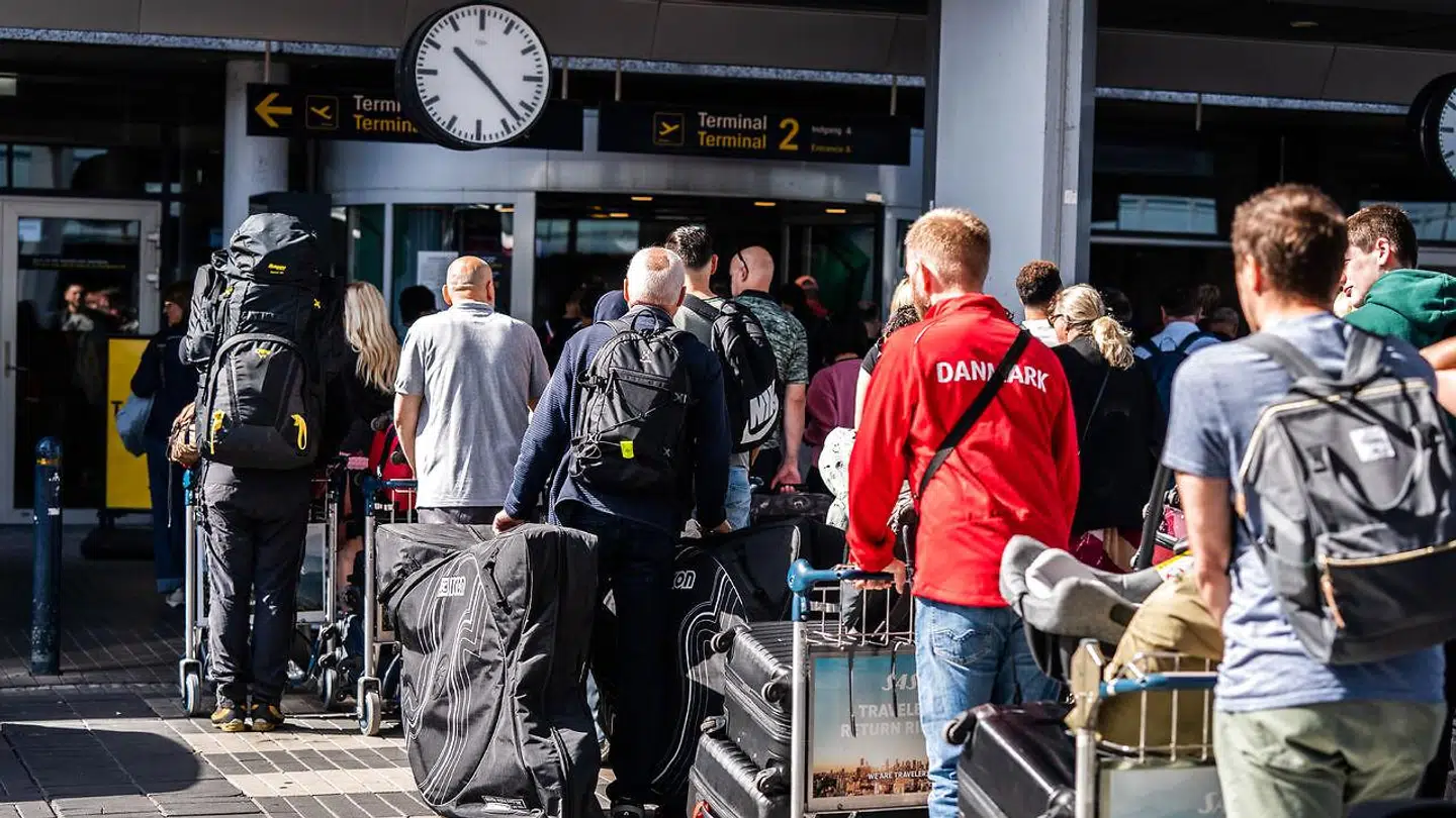 Terminal 2 i Københavns Lufthavn blev afspærret på grund af en mistænkelig taske fredag.