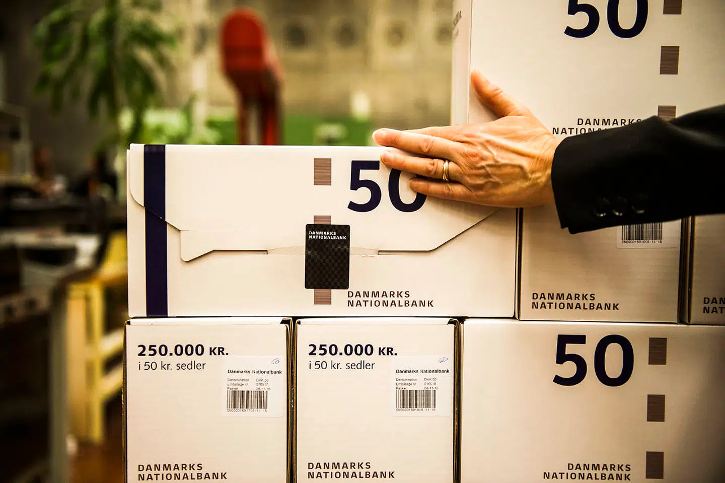 I 2021 fik vi en stor positiv overraskelse for de offentlige finanser. De endte med et overskud på hele 58,7 milliarder kroner. De foreløbige tal fra DAU-saldoen tyder på, at der kan være en ny positiv overraskelse på vej. I forhold til 2021 har der hver måned været en forbedring af DAU-saldoen på 17 milliarder kroner. DAU-saldoen er statens indtægter og udgifter og dermed ikke de samlede offentlige finanser.