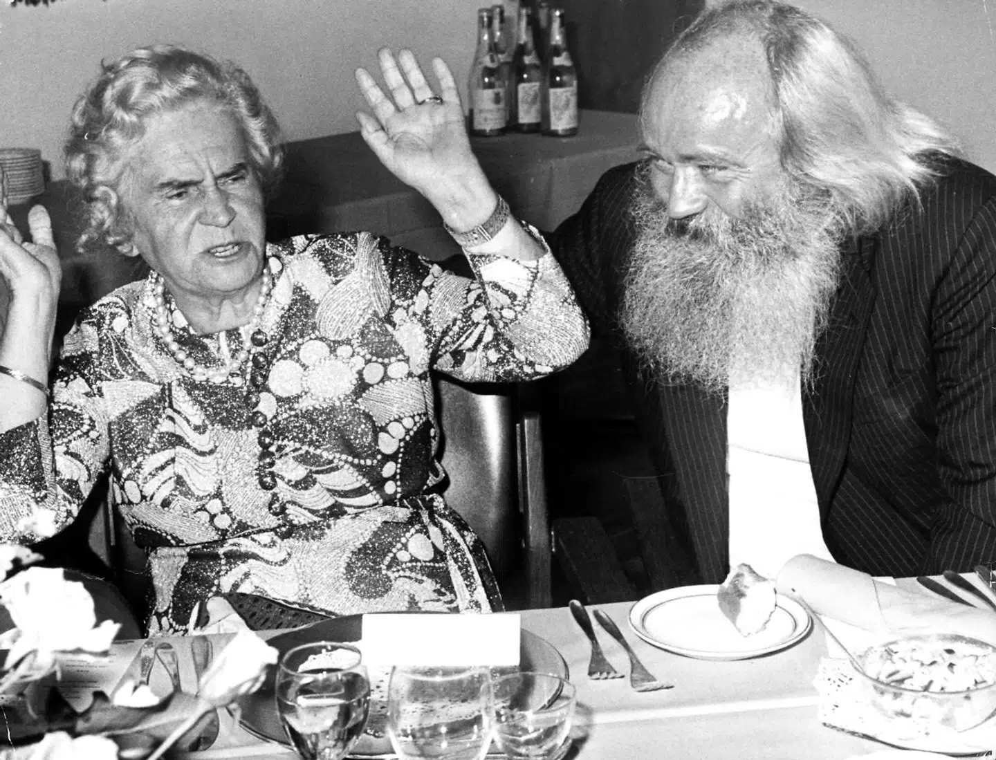 Hele sit liv higede Simon Spies efter sin mors anerkendelse og kærlighed, men fik den aldrig.